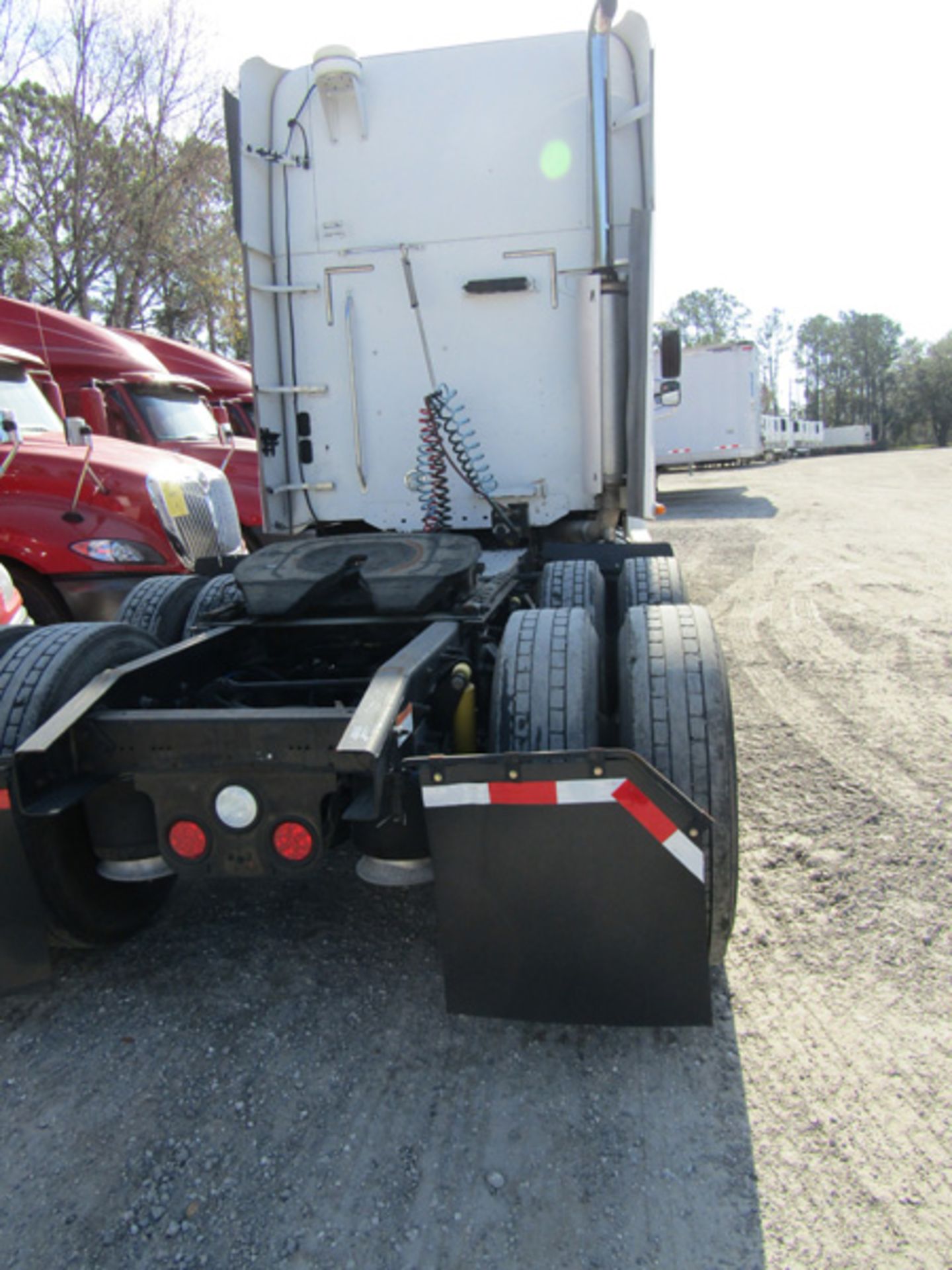 2007 Freightliner Century Classic S/T Tractor w/sleeper Vin# 1FUJBBCK17LW48410 Mileage 900455 EQ# - Image 3 of 3