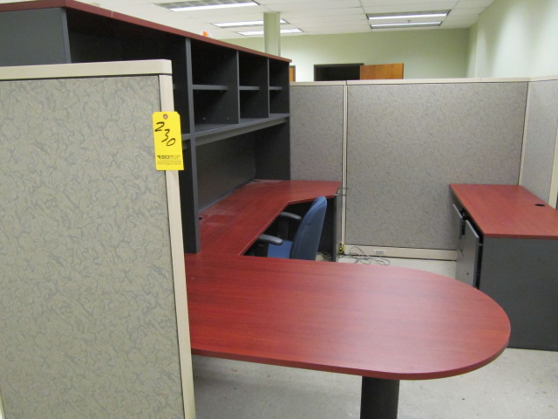 Office Cubicle w/ Furniture