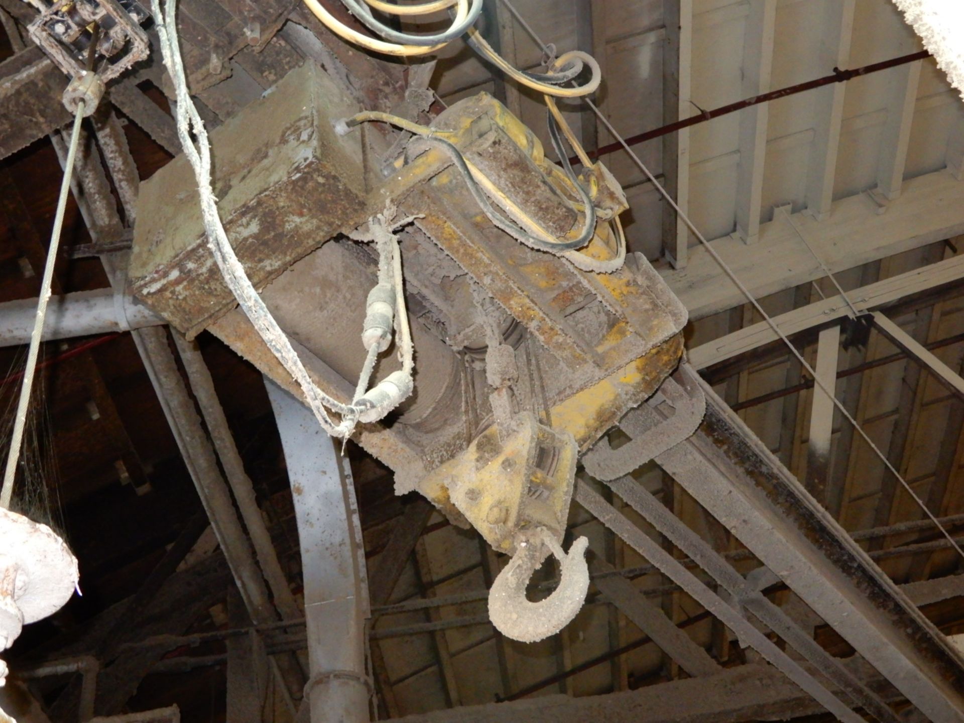 2 Ton Craneworks, Inc. Electric Hoist Connected To Another 2 Ton Powered Crane W/ Clam Shell Four- - Image 3 of 3