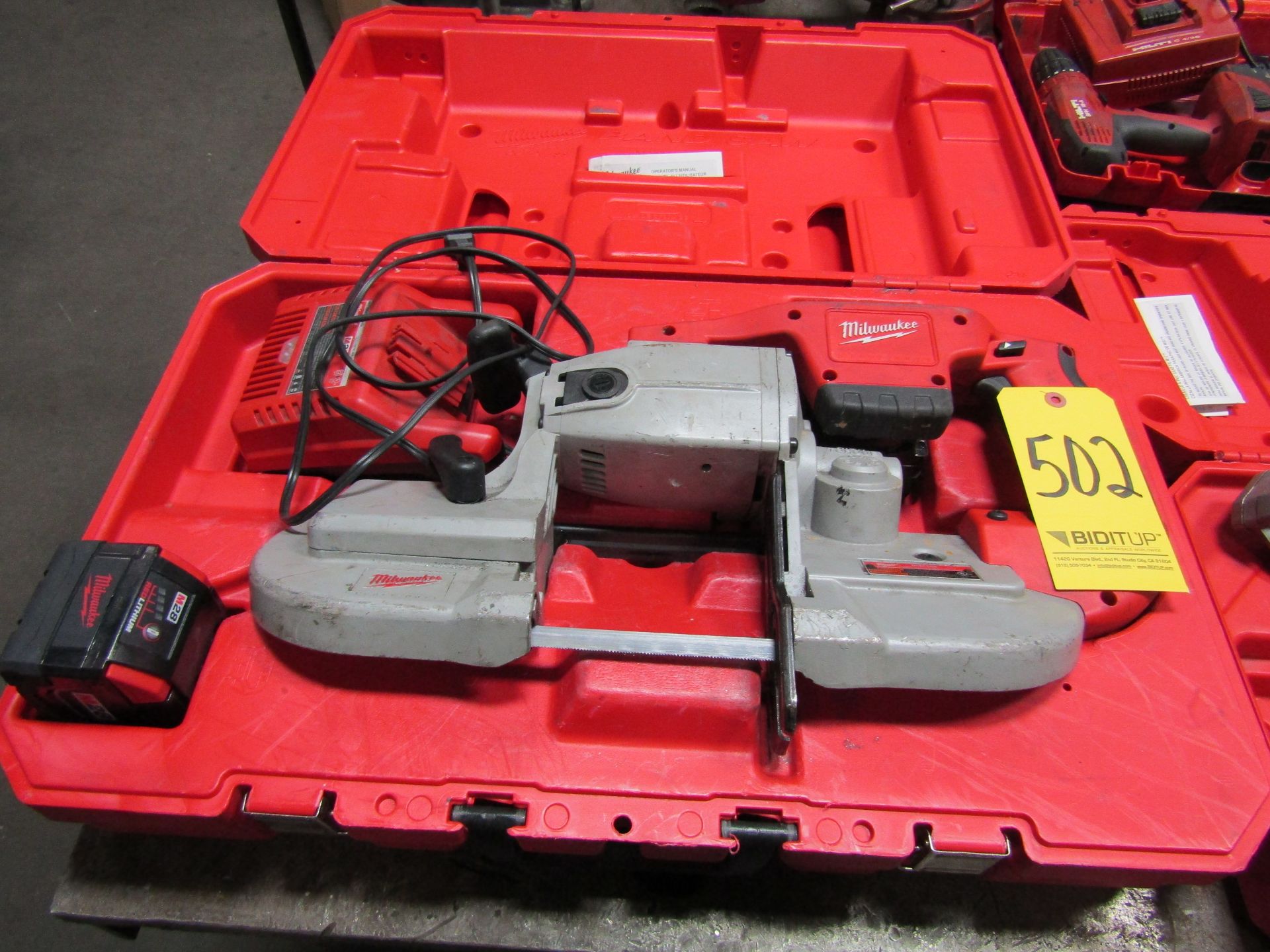 Milwaukee 28 Volt Battery Operated Band Saw, Cat 072920 w/ Charger