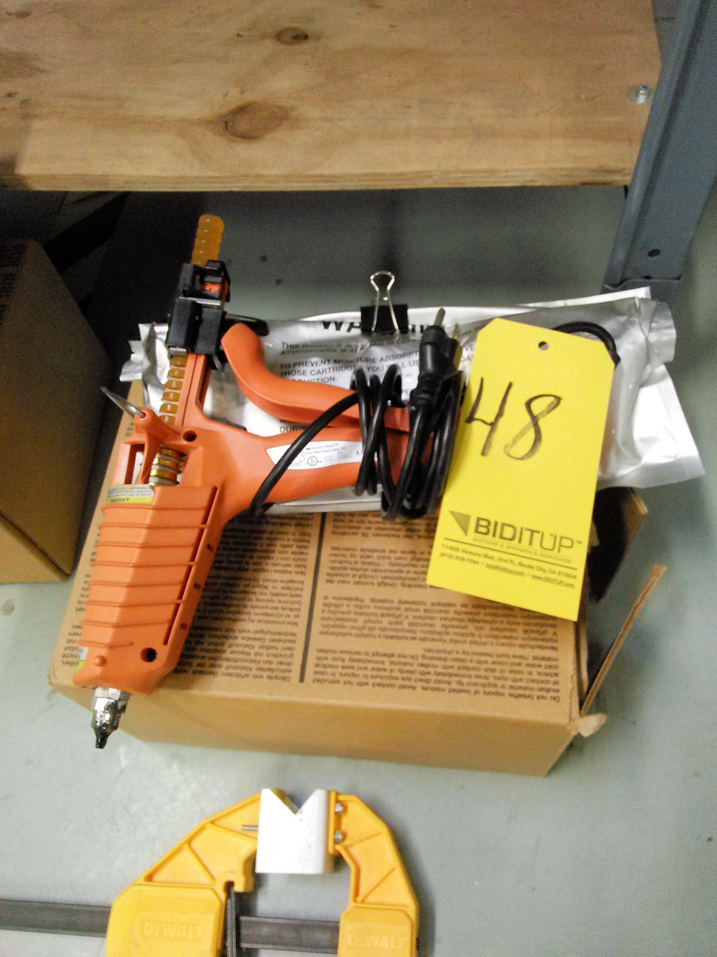 3M SCOTCH-WELD Hot Melt Applicator Gun with Supply, S/n 44680, (Bldg 1)