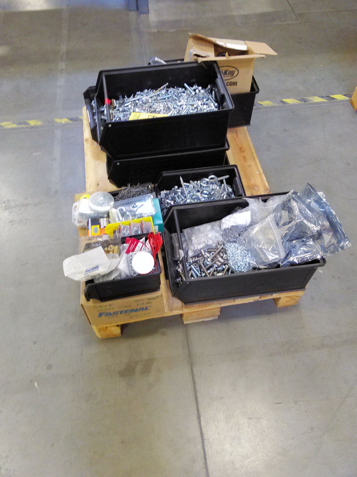 Lot-Hardware on (1) Pallet, (Bldg 2) - Image 2 of 2