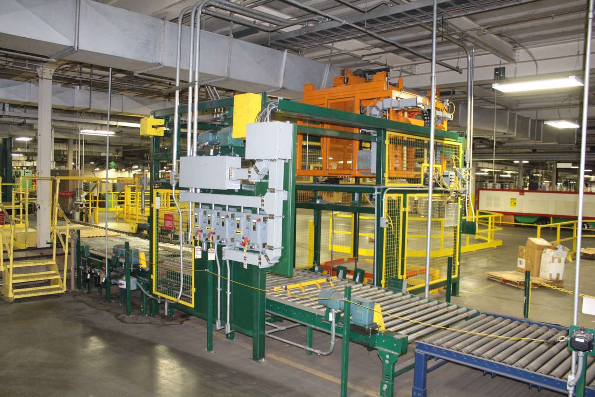 Custom Designed Palletizing Line - Image 6 of 10