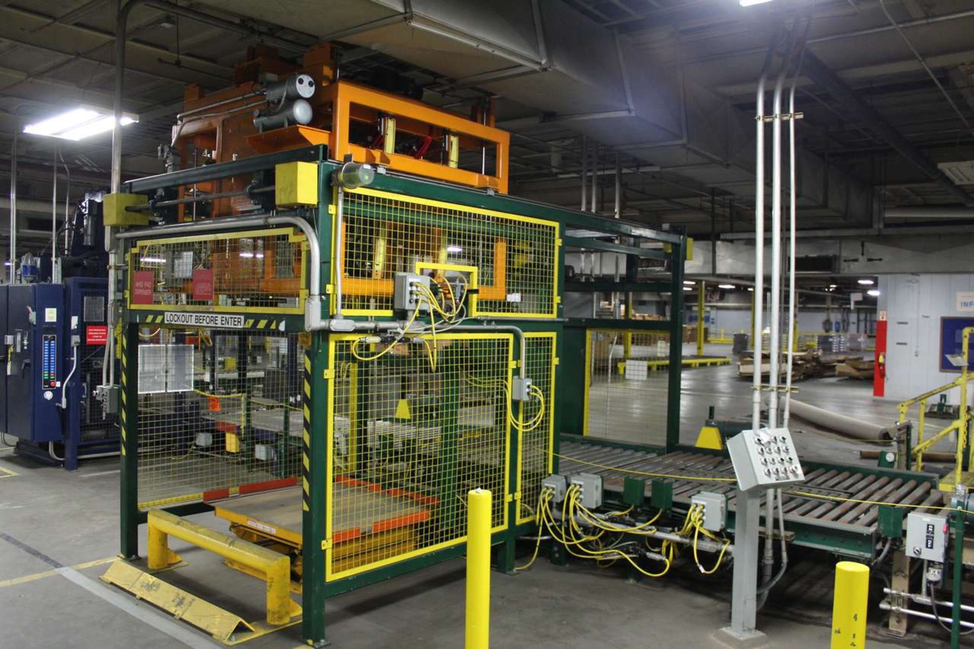 Custom Designed Palletizing Line - Image 8 of 10