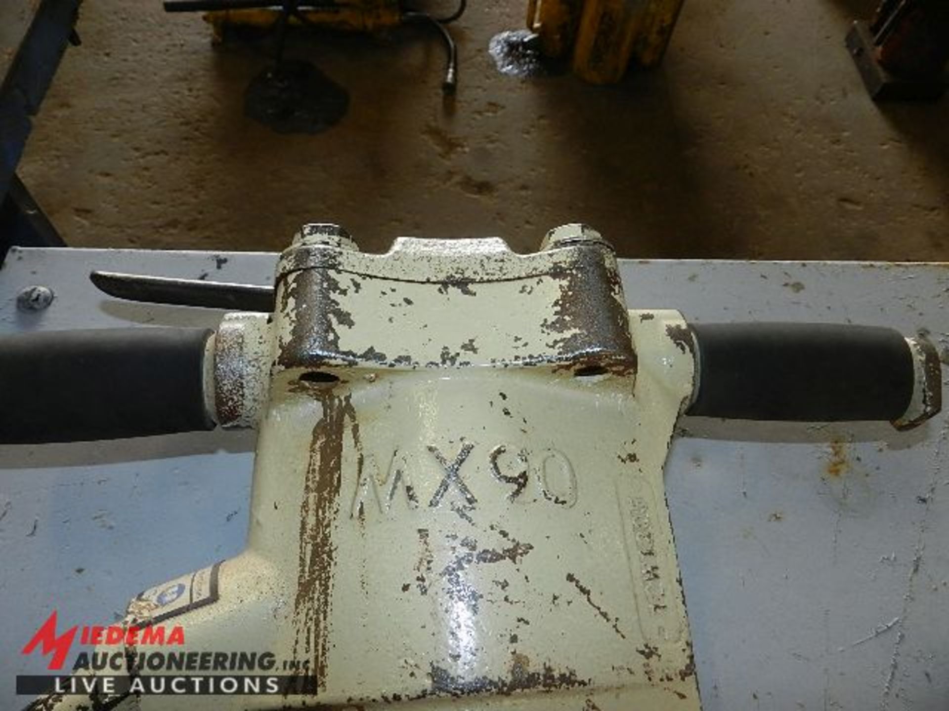 INGERSOLL RAND MX90 PAVING BREAKER, s/n 12w1205. - Image 2 of 2