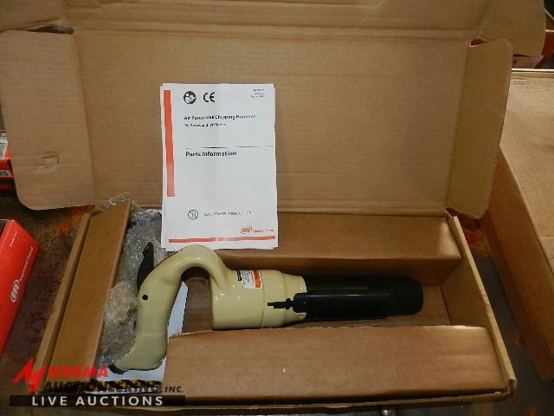 NEW INGERSOLL RAND W3A2 AIR PERCUSSIVE CHIPPING HAMMER