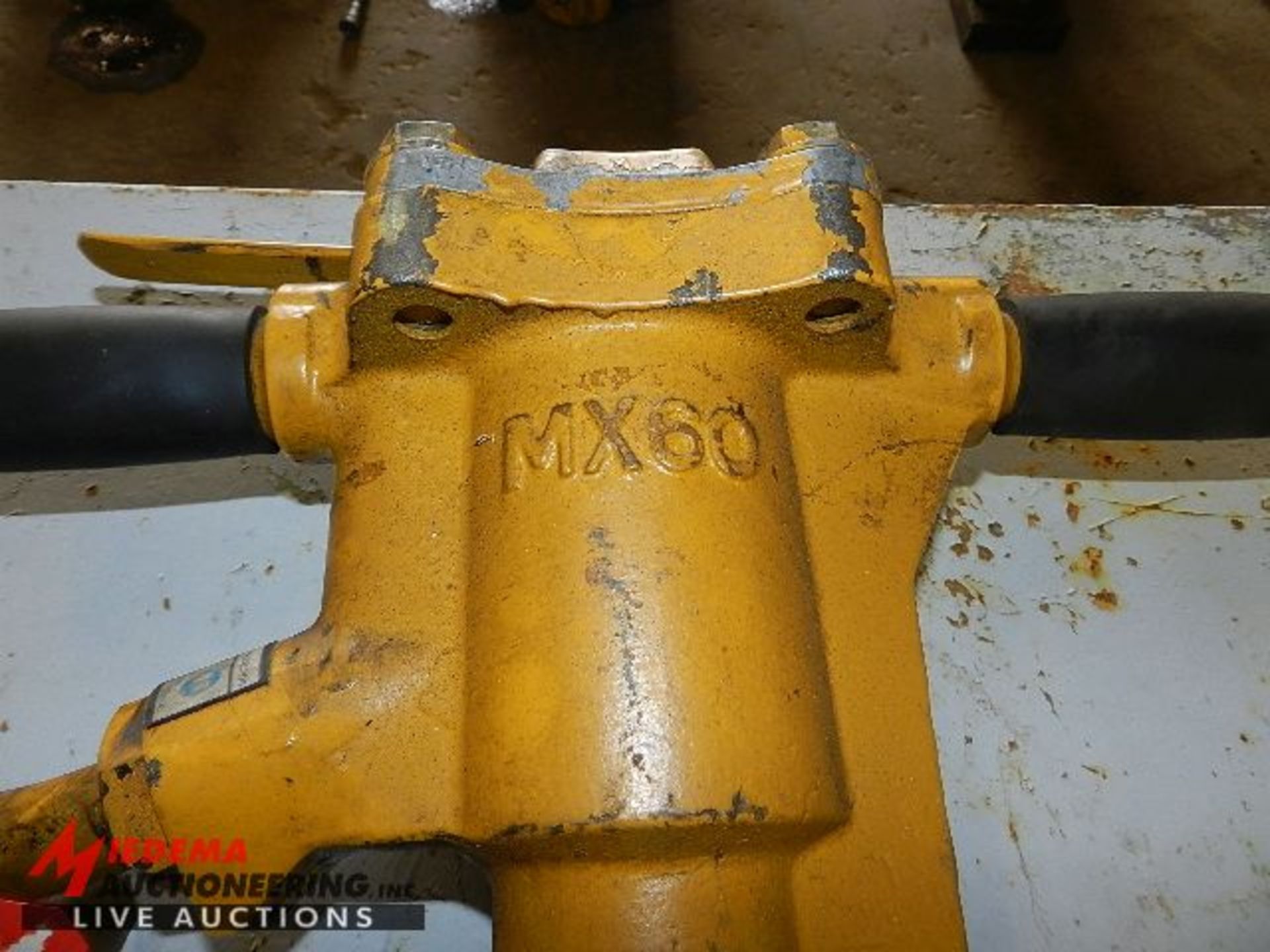 INGERSOLL RAND MX60 PAVING BREAKER, s/n 04w0719 - Image 2 of 2