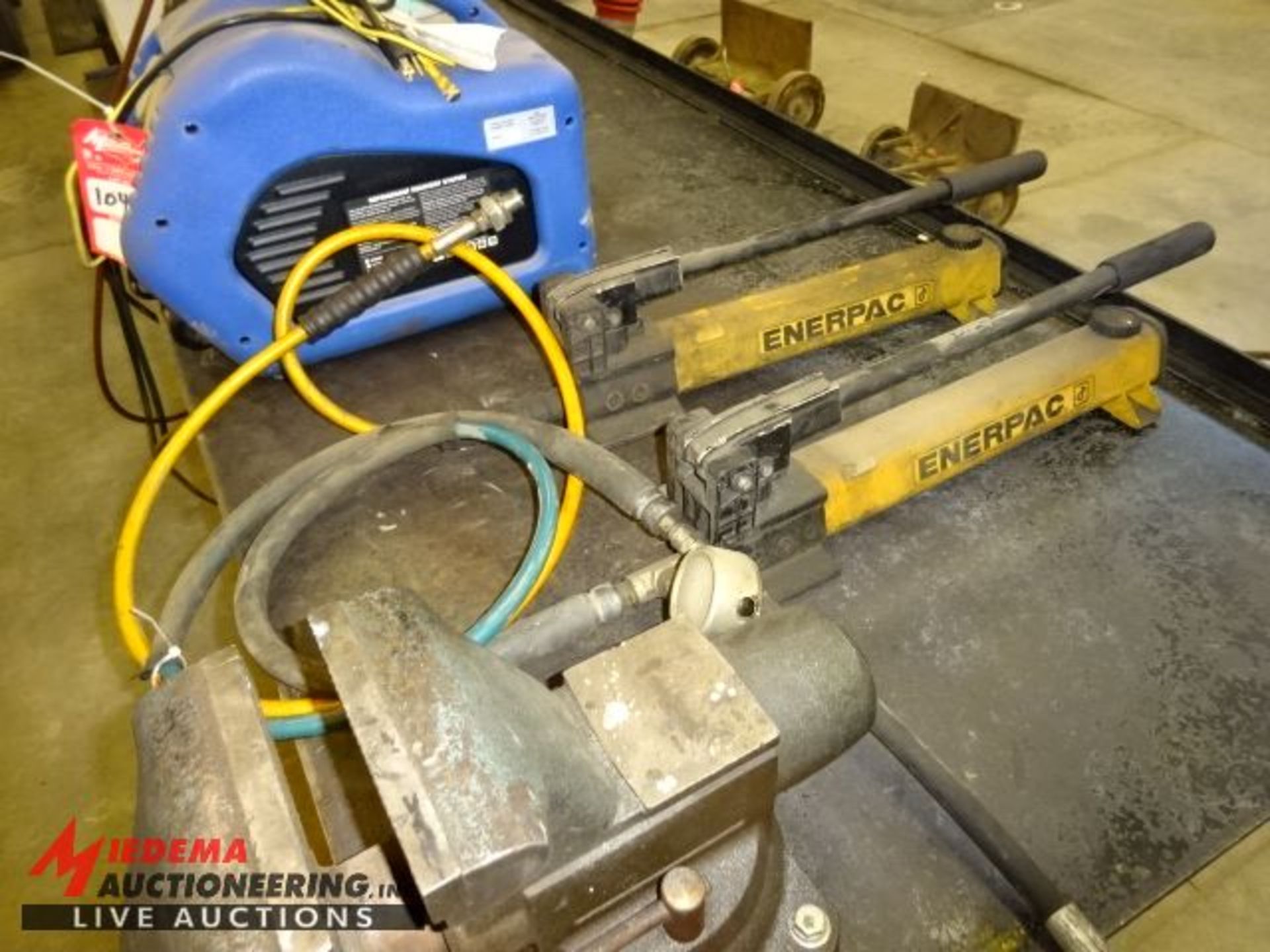 ENERPAC MANUAL HYDRAULIC PUMPS, - Image 2 of 3