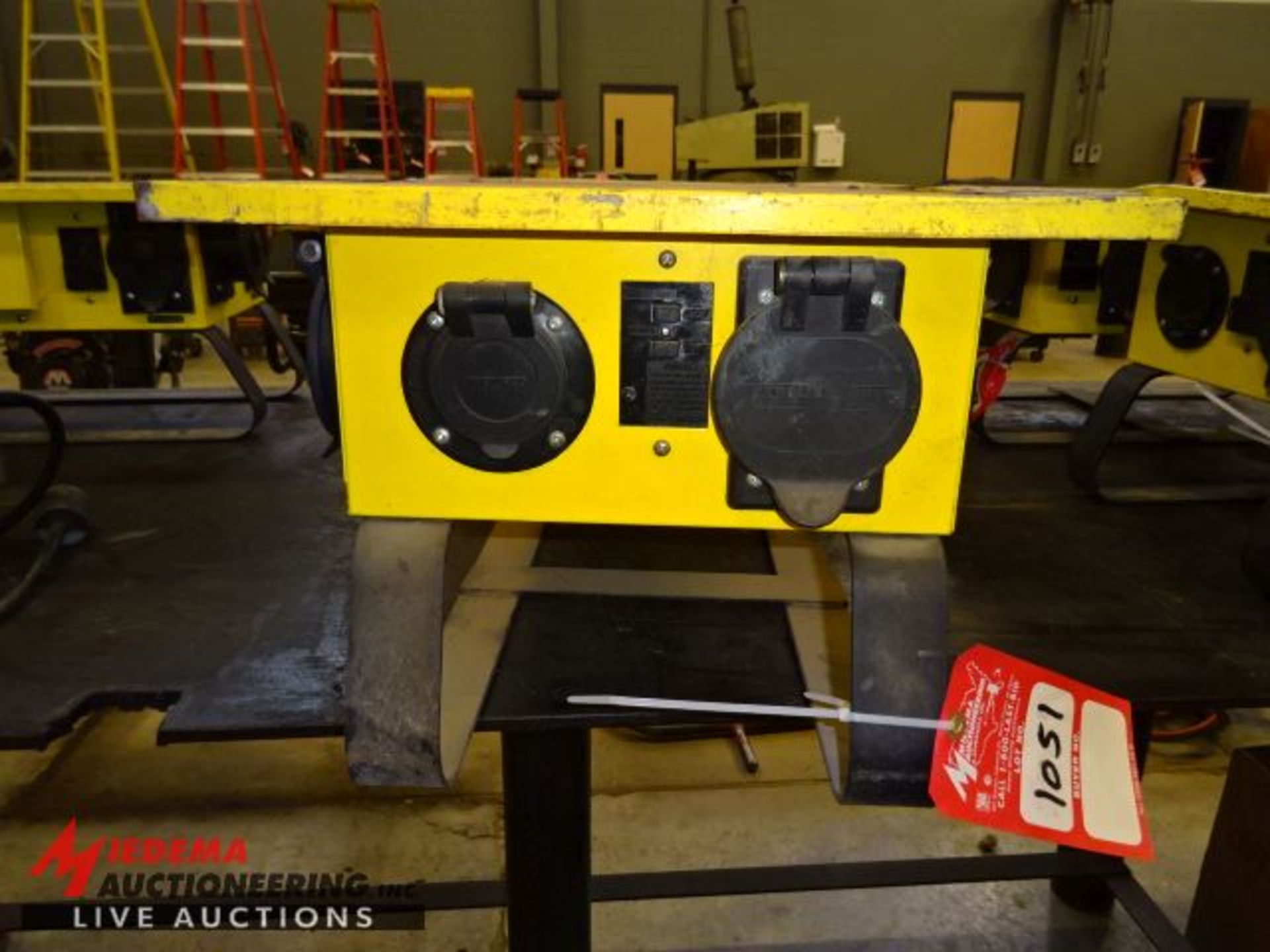 INGERSOLL RAND 20A120V X-TREME POWER BOX POWER DISTRIBUTION CENTER - Image 2 of 5