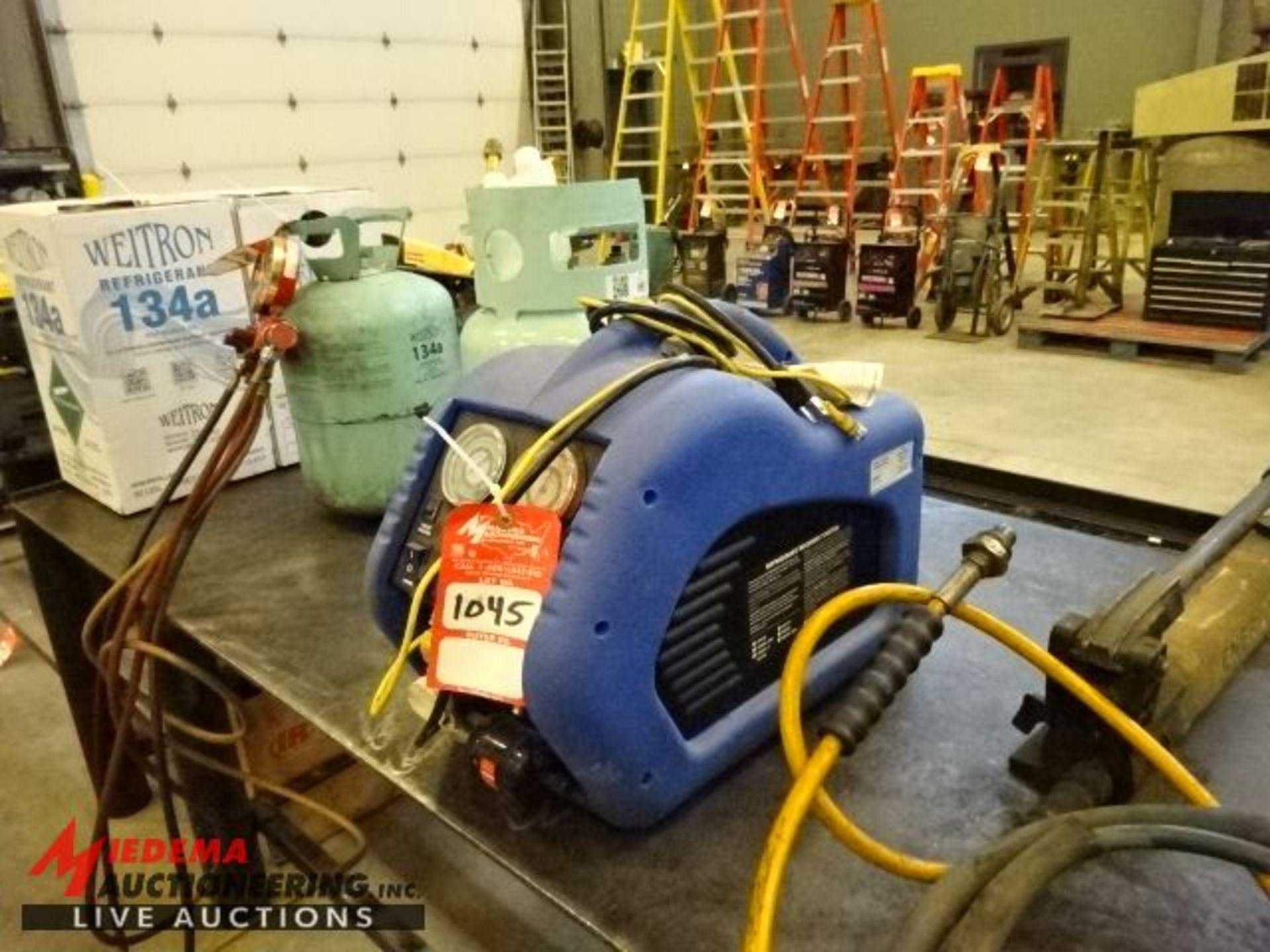 MASTERCOOL REFRIGERANT RECOVERY SYSTEM, INCLUDES (1) TANK OF REFRIGERANT - Image 2 of 6