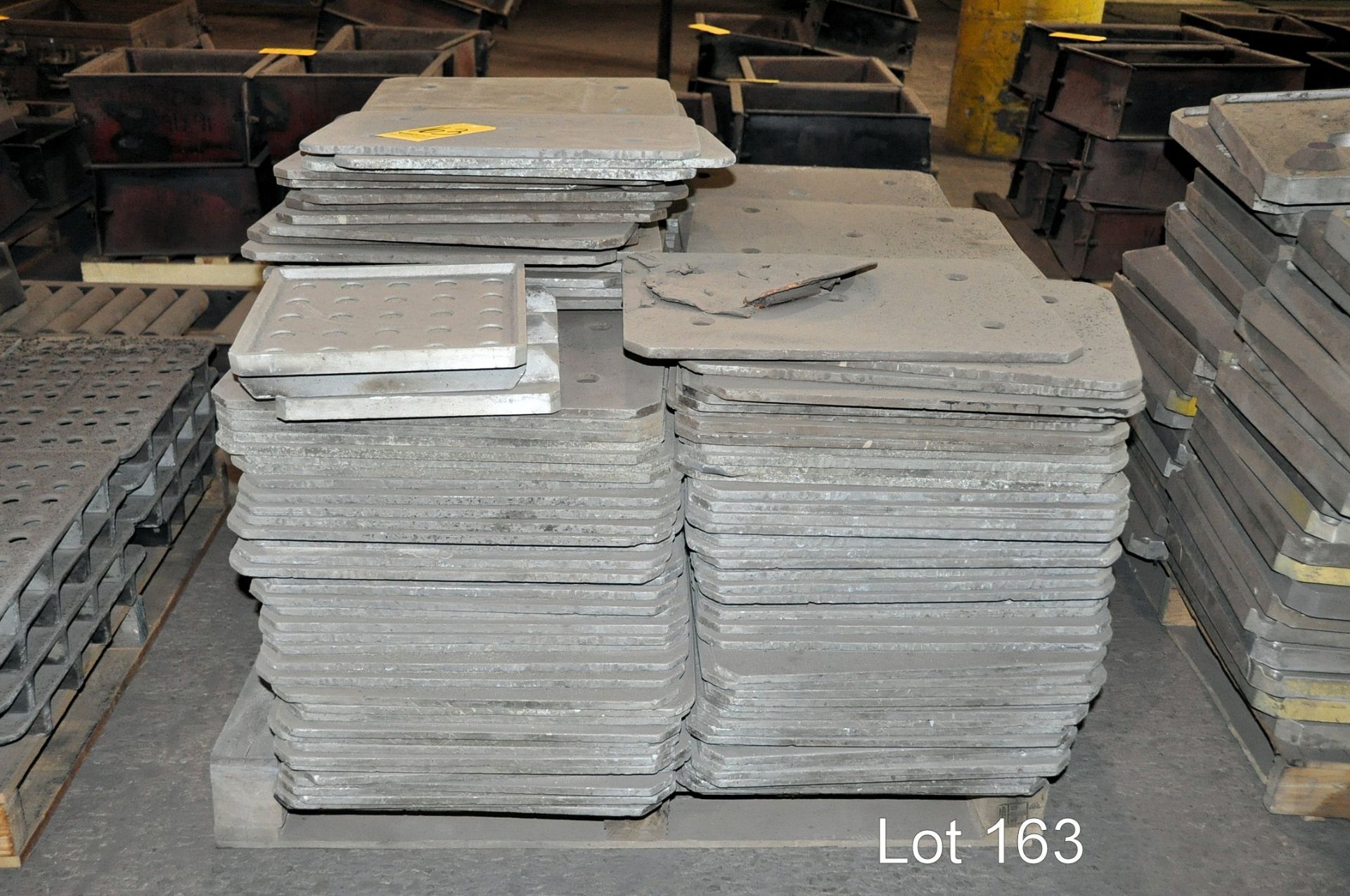 Lot-14'' x 20'' Bottom Plates - Automatic with Asst'd Other Sizes on (1) Pallet