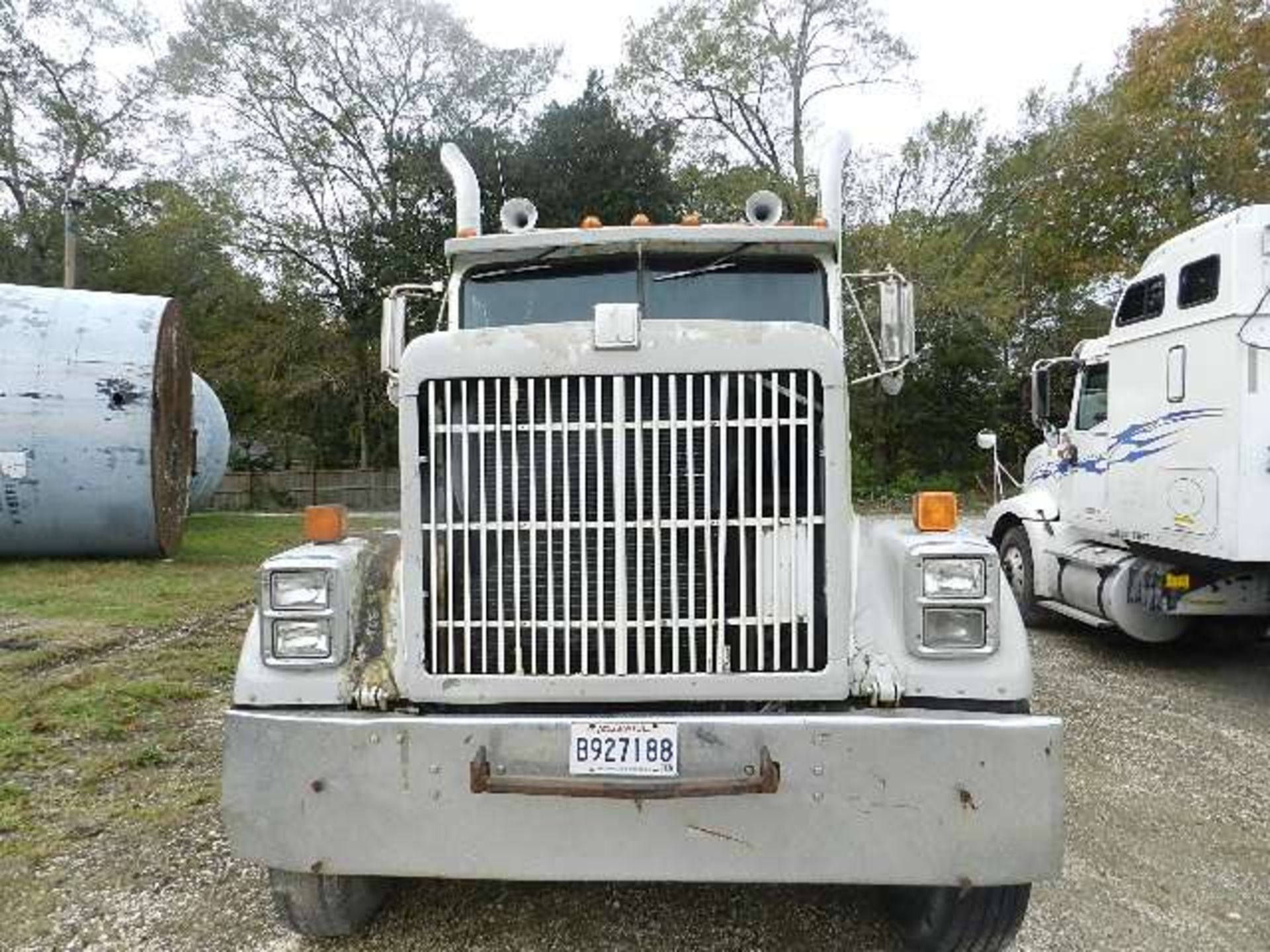 1989 International 9300 Tandem Axle Dump Truck - Image 8 of 23