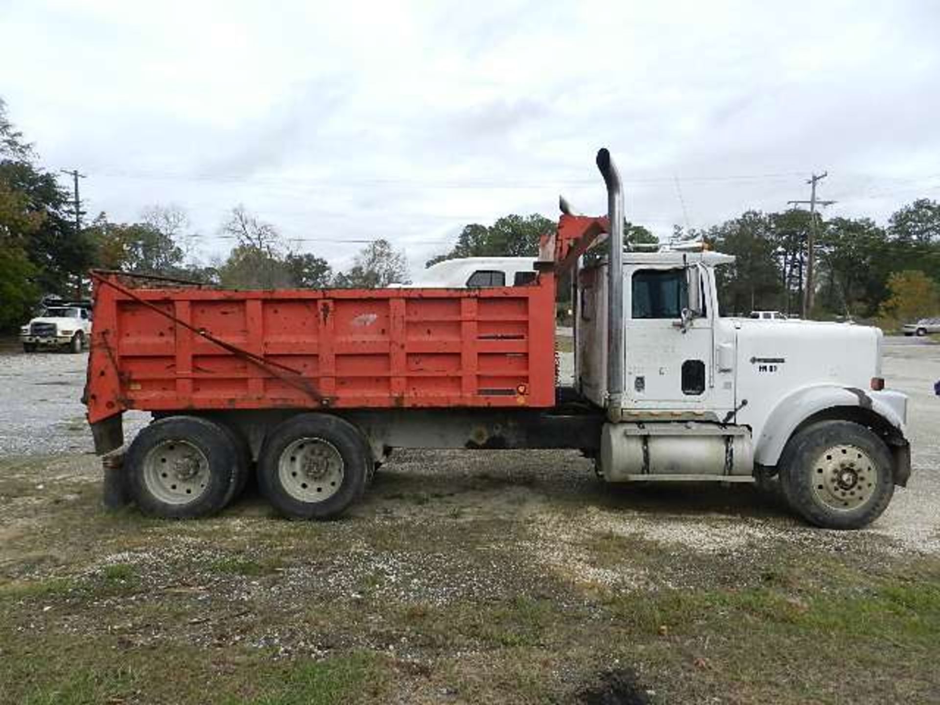 1989 International 9300 Tandem Axle Dump Truck - Image 6 of 23