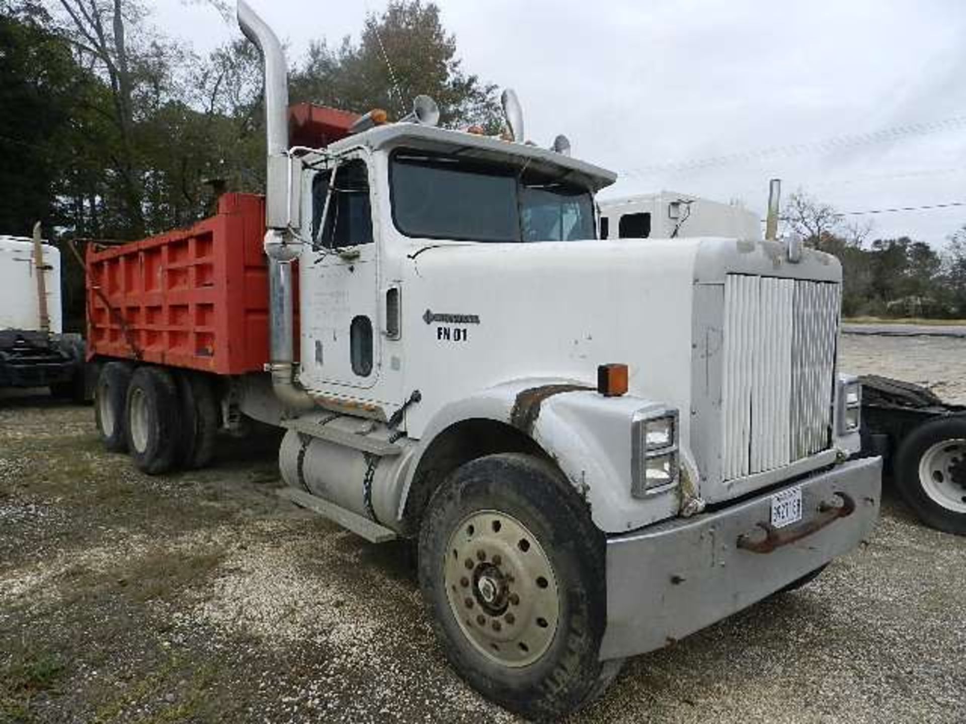 1989 International 9300 Tandem Axle Dump Truck - Image 7 of 23