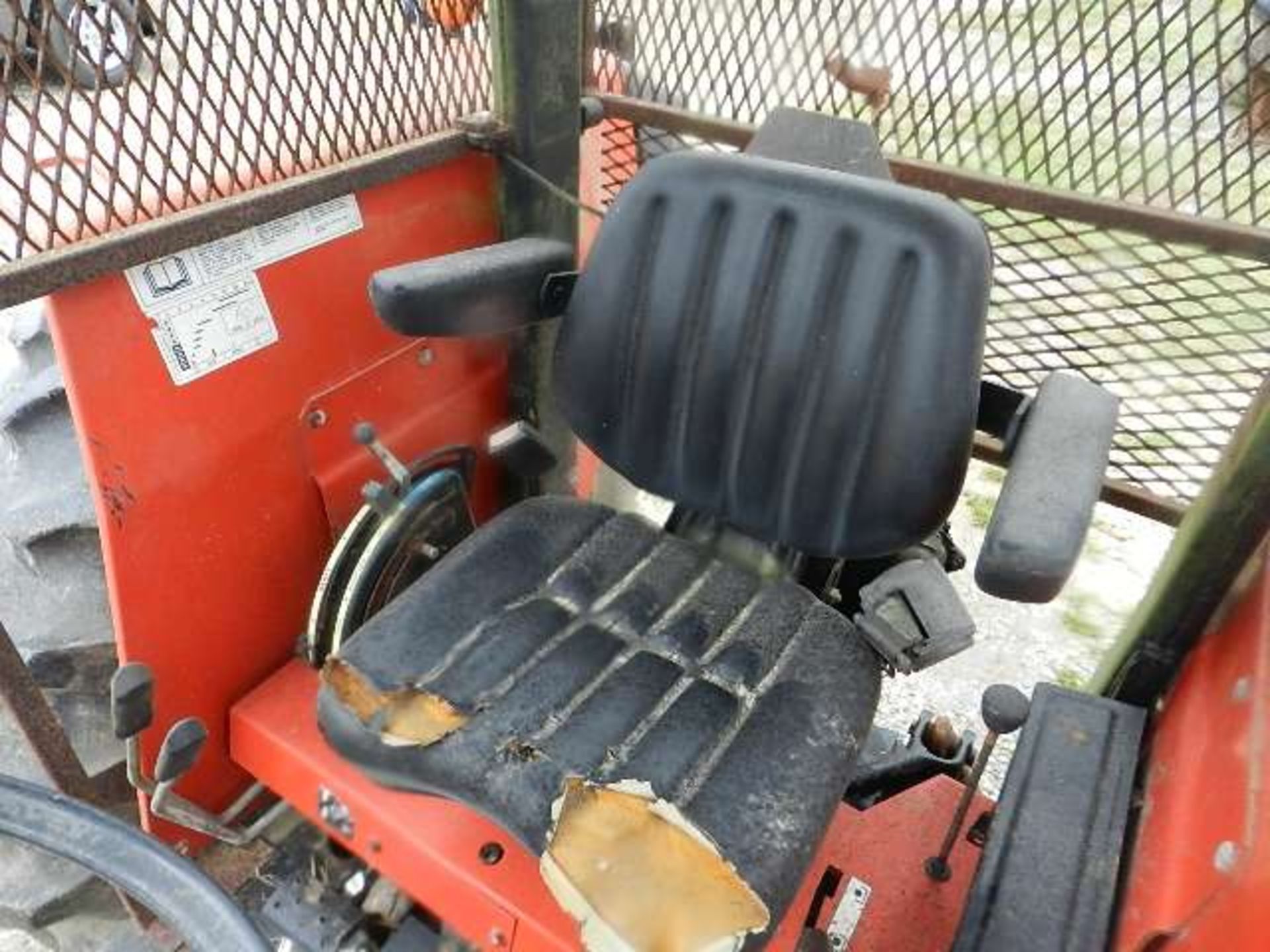 Massey Ferguson 481 Tractor - Image 9 of 18