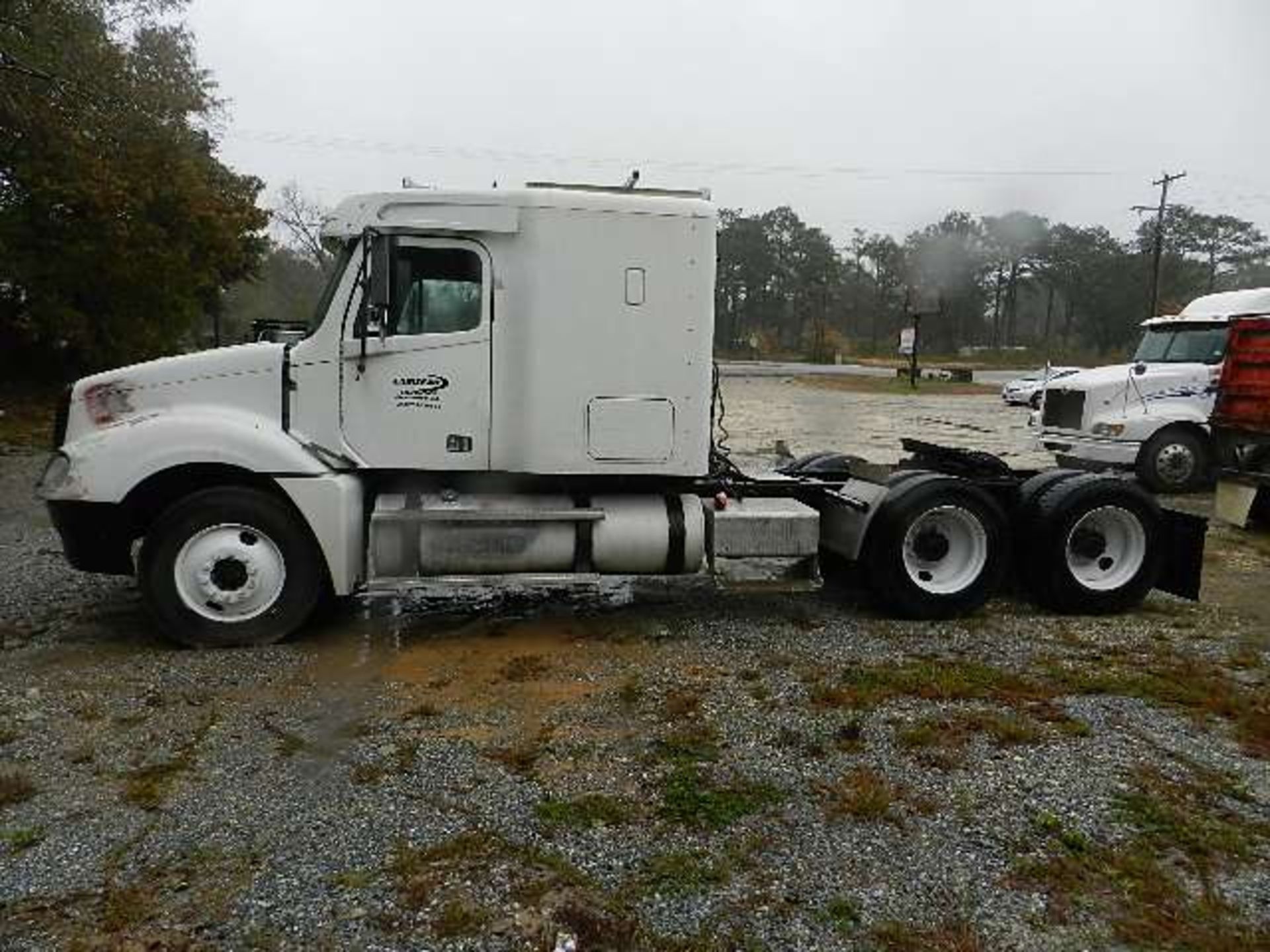 2002 Freightliner Semi-tractor - Image 2 of 26