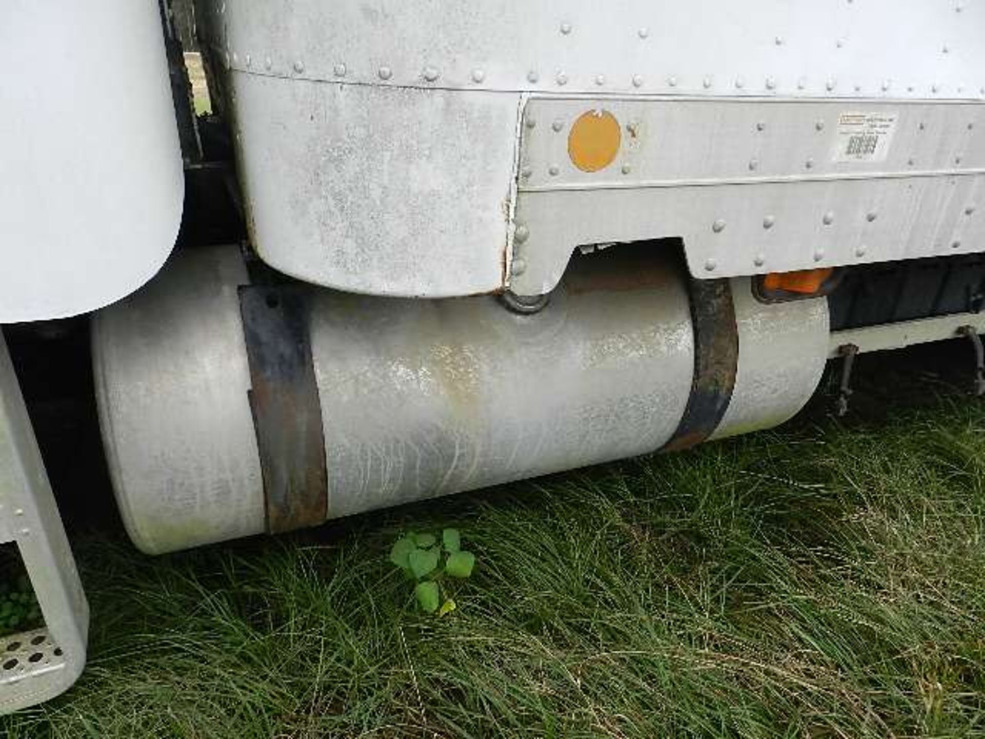 1993 Freightliner Cab over Semi - Image 21 of 32