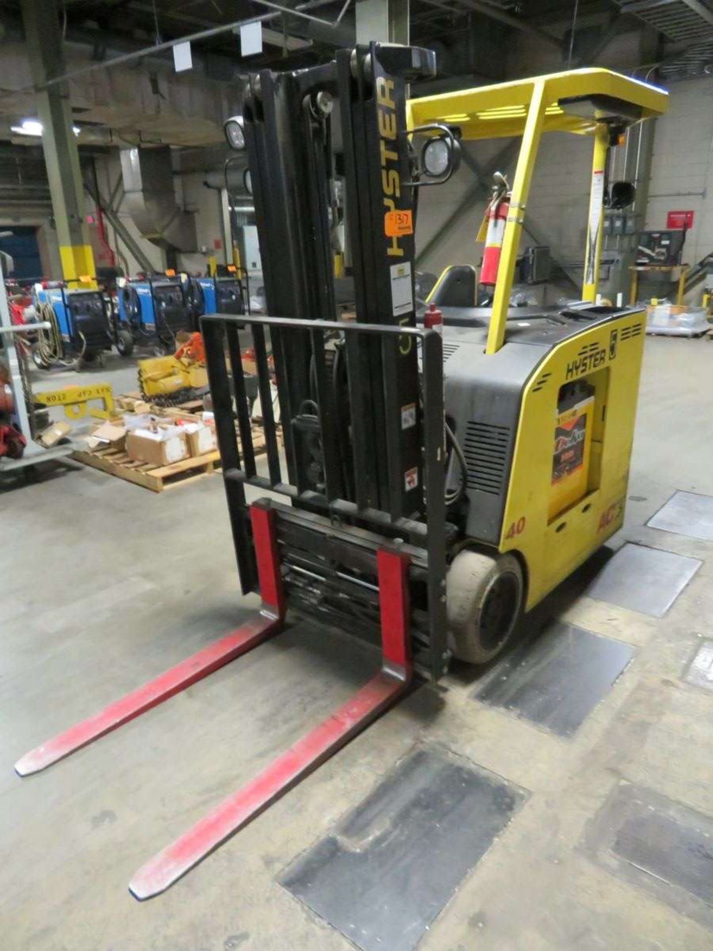 Hyster E40HSD2-21 36V Electric Stand-Up Fork Truck