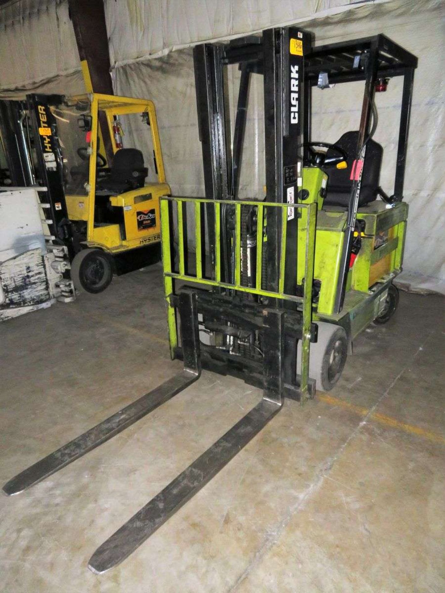 Clark ECS27 36/48V Electric Fork Truck