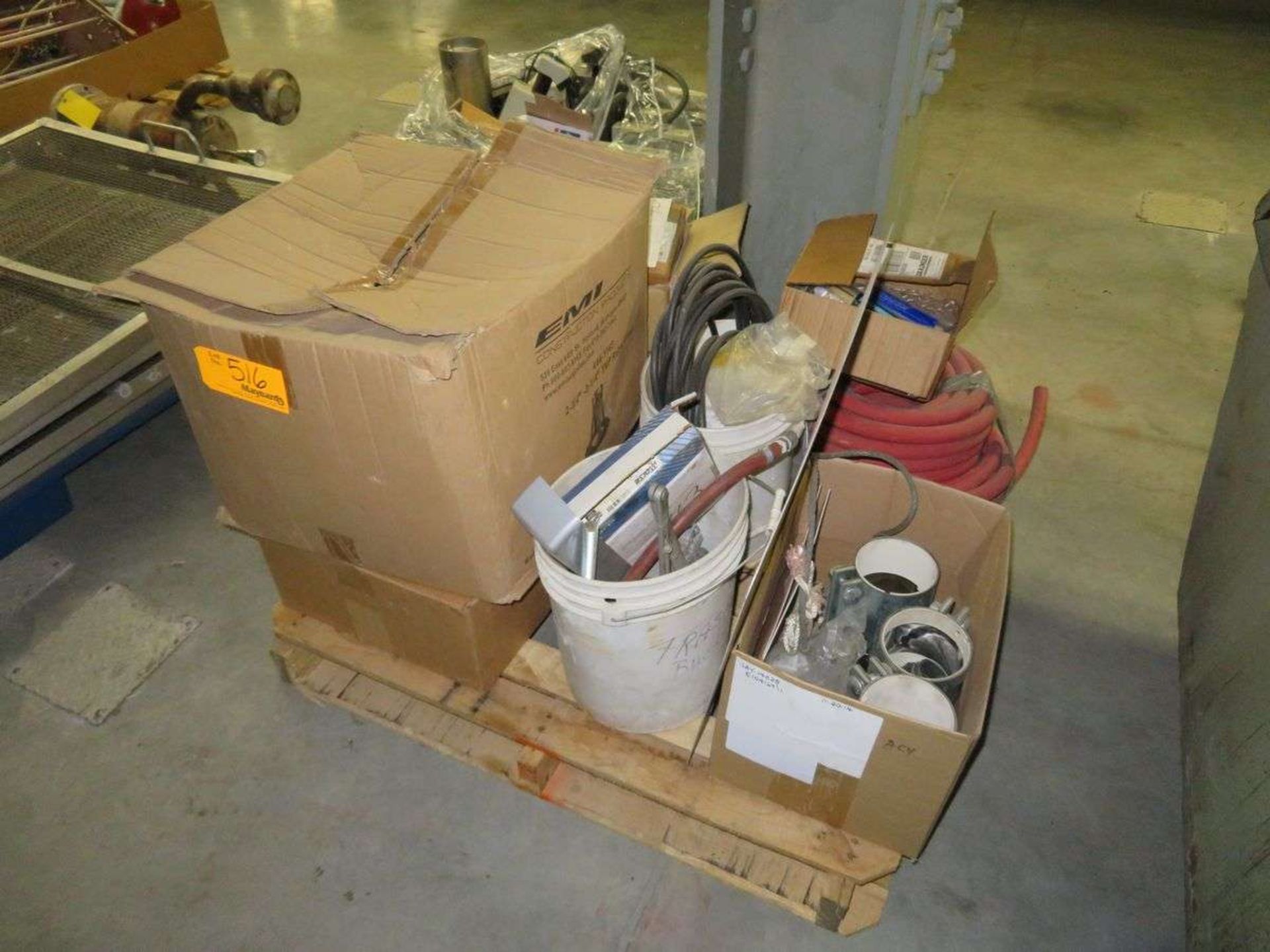 (2) Pallets and (1) Cart of Assorted Contents - Bild 5 aus 9