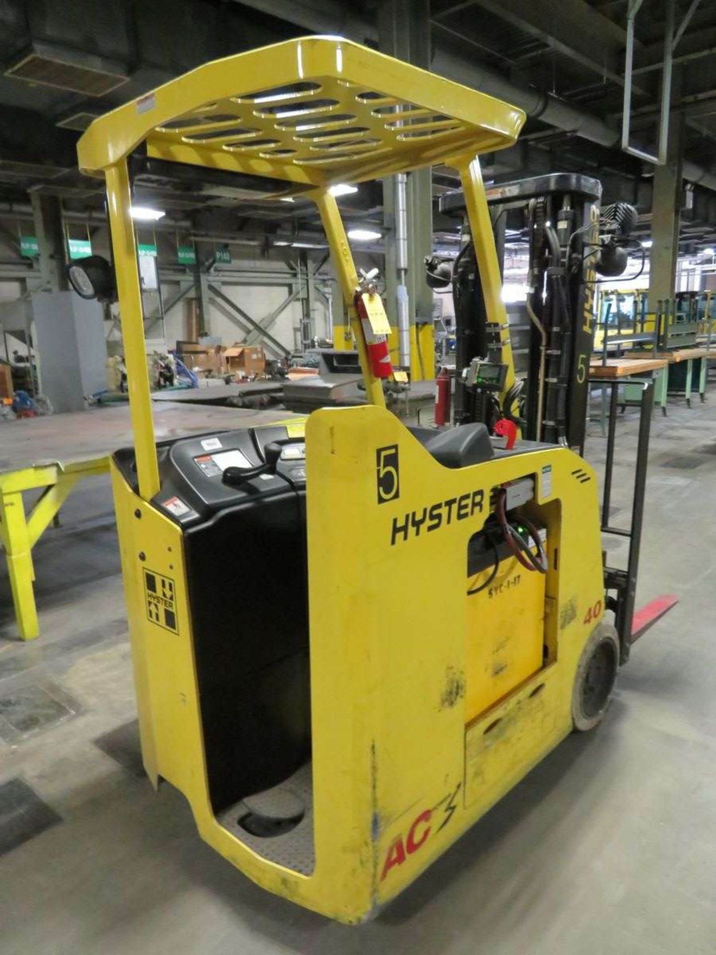 Hyster E40HSD2-21 36V Electric Stand-Up Fork Truck - Image 3 of 8