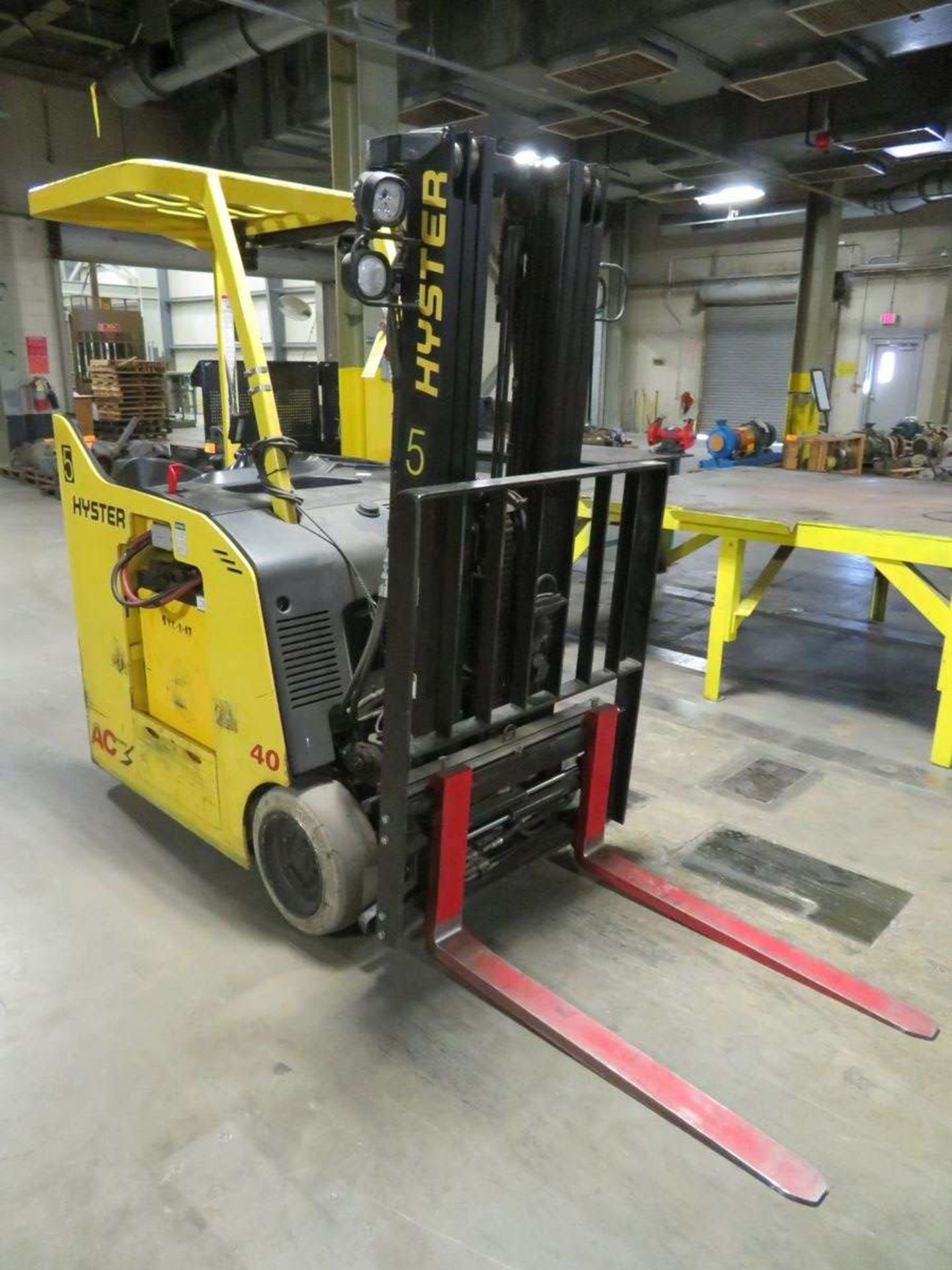 Hyster E40HSD2-21 36V Electric Stand-Up Fork Truck - Image 2 of 8
