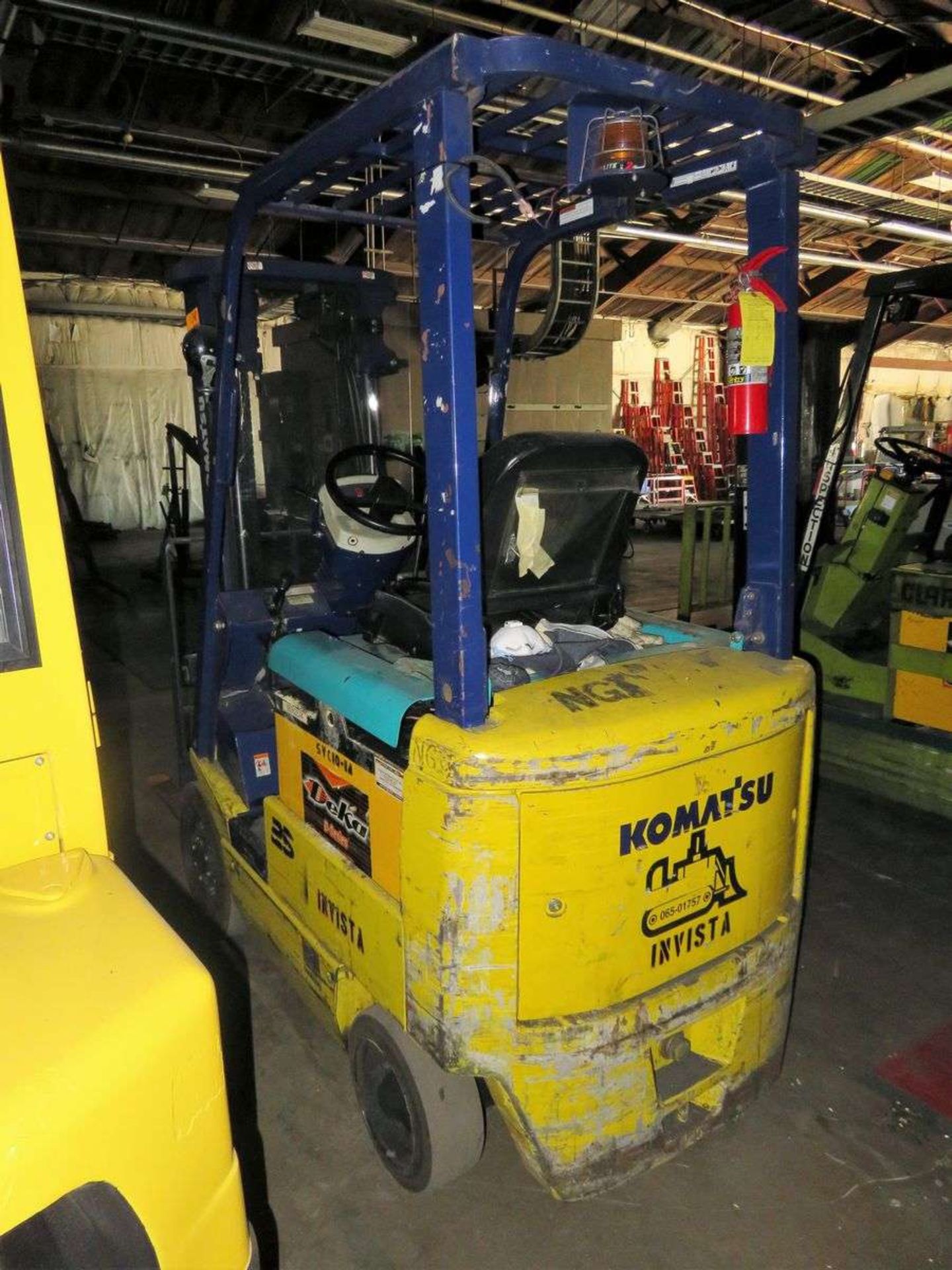 Komatsu FB25SH-5 36V Electric Fork Truck - Image 4 of 8