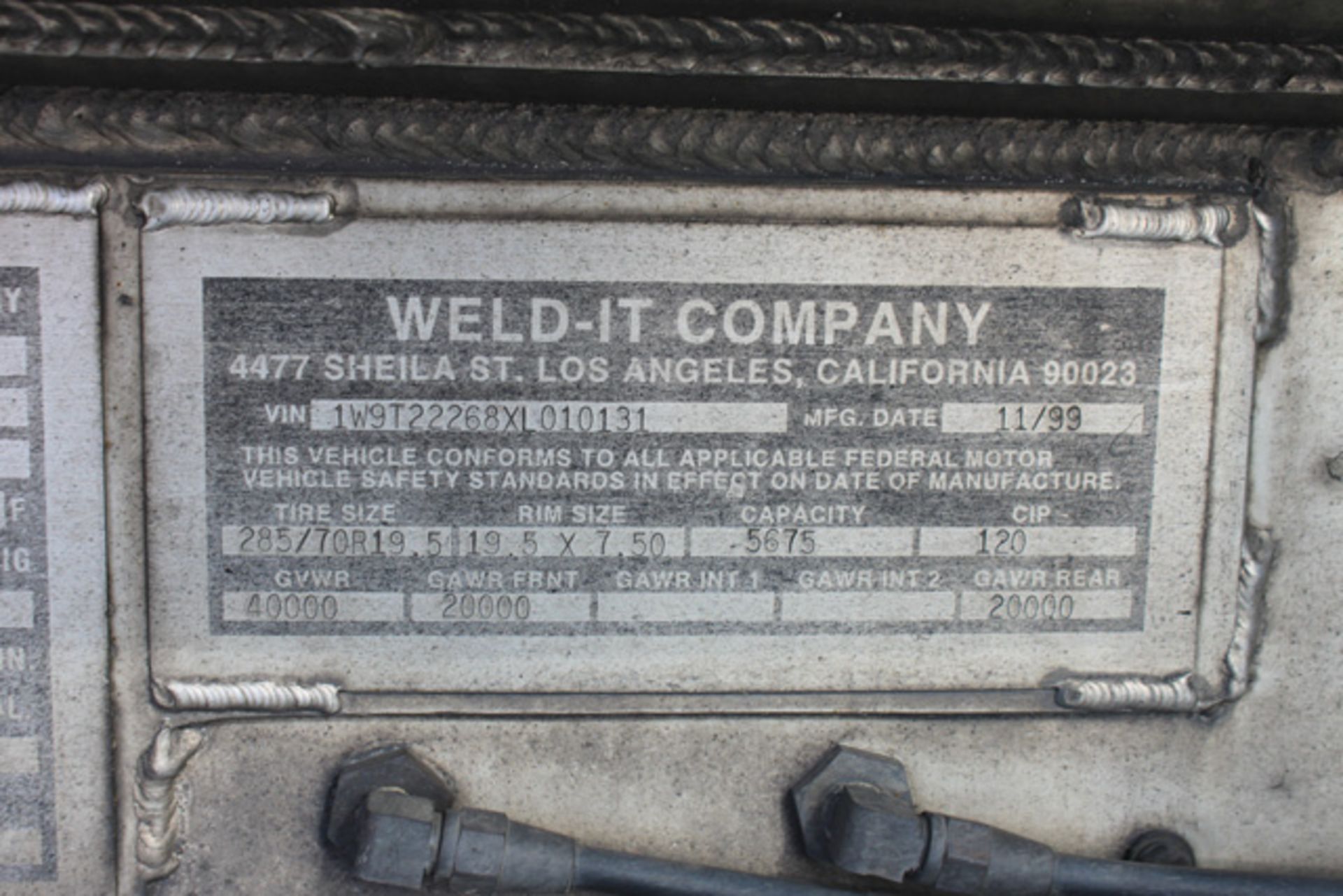 (Fontana) 1999 Weld-It 5,600 Gallon (3) Compartment (2,600/1,100/1,900) Elliptical 2-Axle Pull - Bild 6 aus 6
