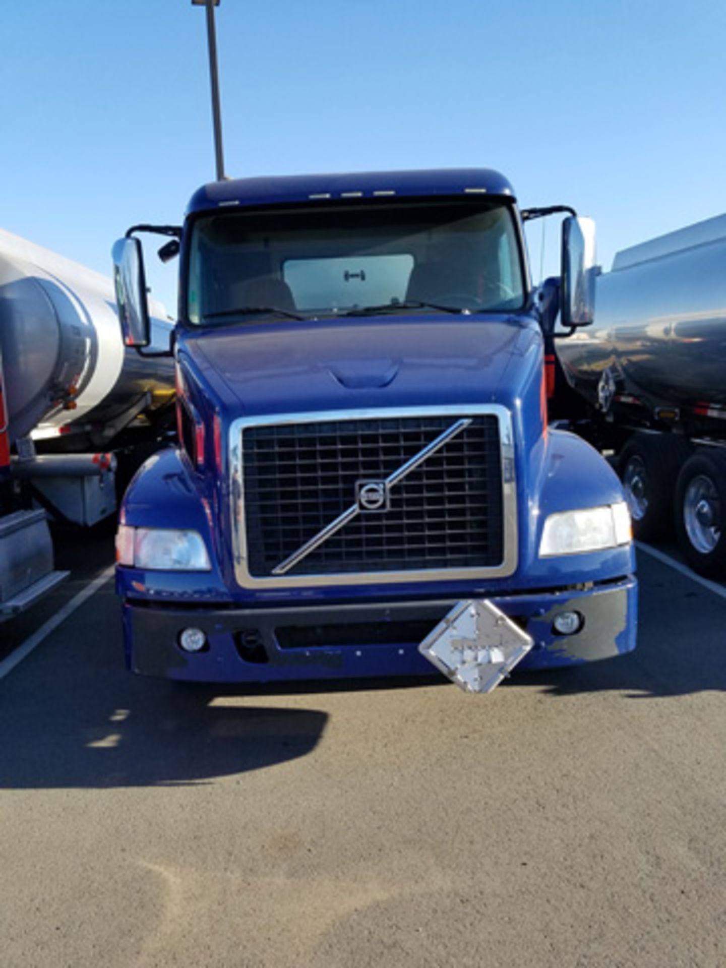 (Fontana) 2013 Volvo VNM64T Eco-torque Tank Truck, 2001 Paramount 4,000 Gallon (3,000/1,000) Two