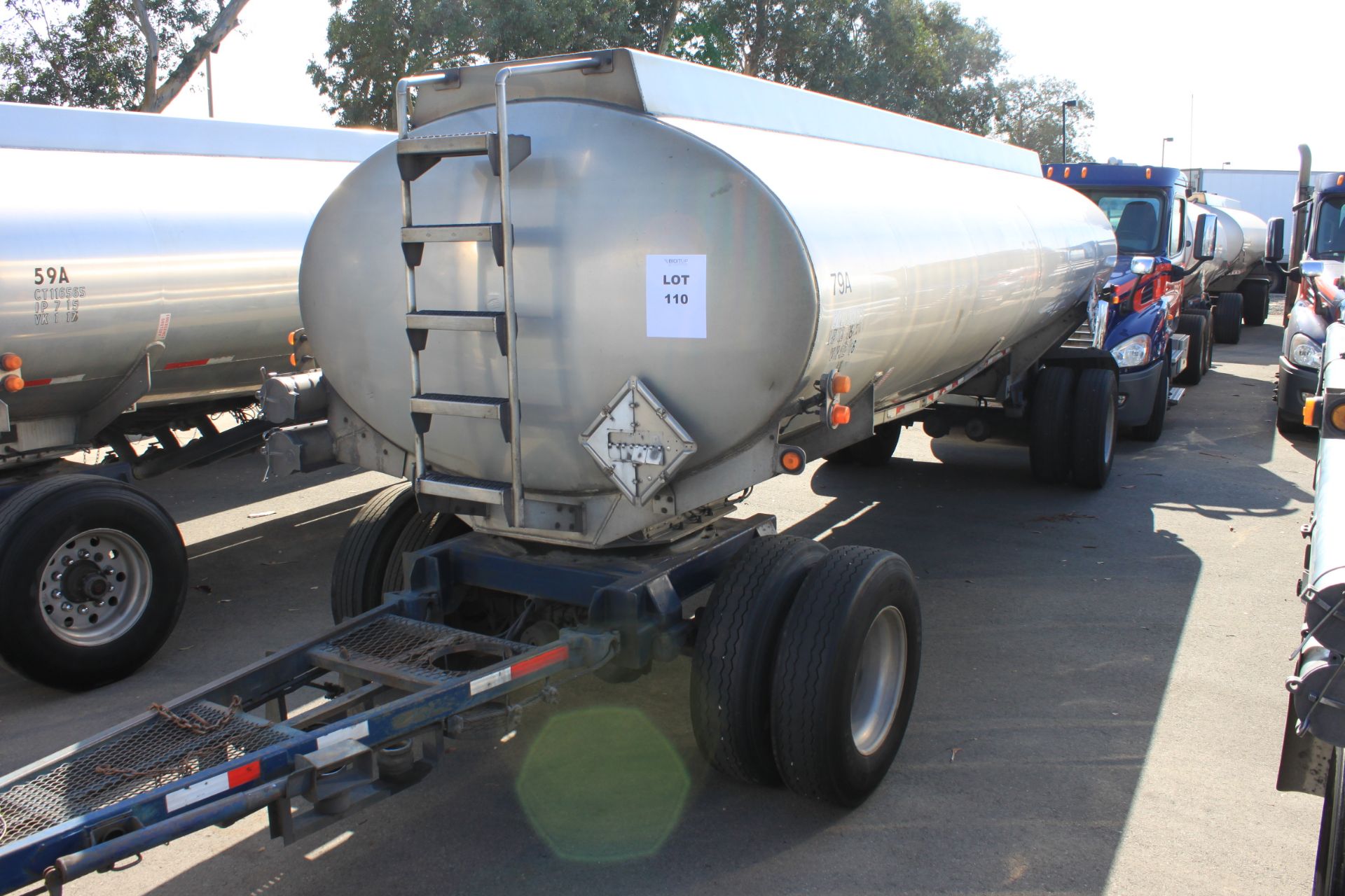 (Fontana) 1996 Weld-It 5,540 Gallon (3) Compartment (2,600/1,090/1,850) Elliptical 2-Axle Pull - Bild 2 aus 6