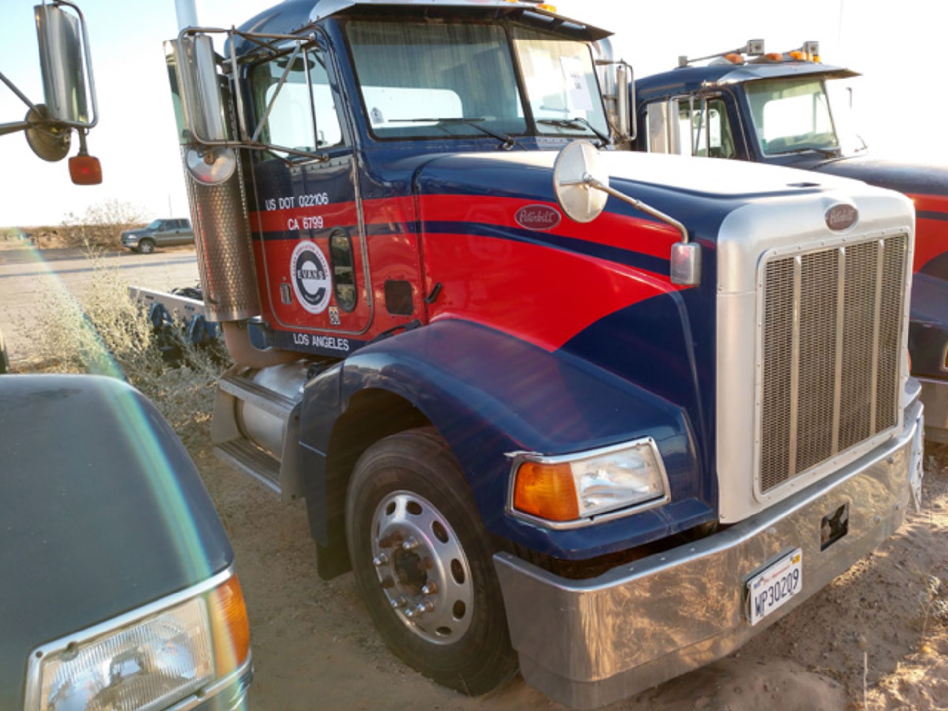 (Yuma) 2005 Peterbilt 385 Day Cab Truck, 970,784 Miles, VIN: 1NPGL09XX5D843458 (Asset #504), Located - Bild 2 aus 4