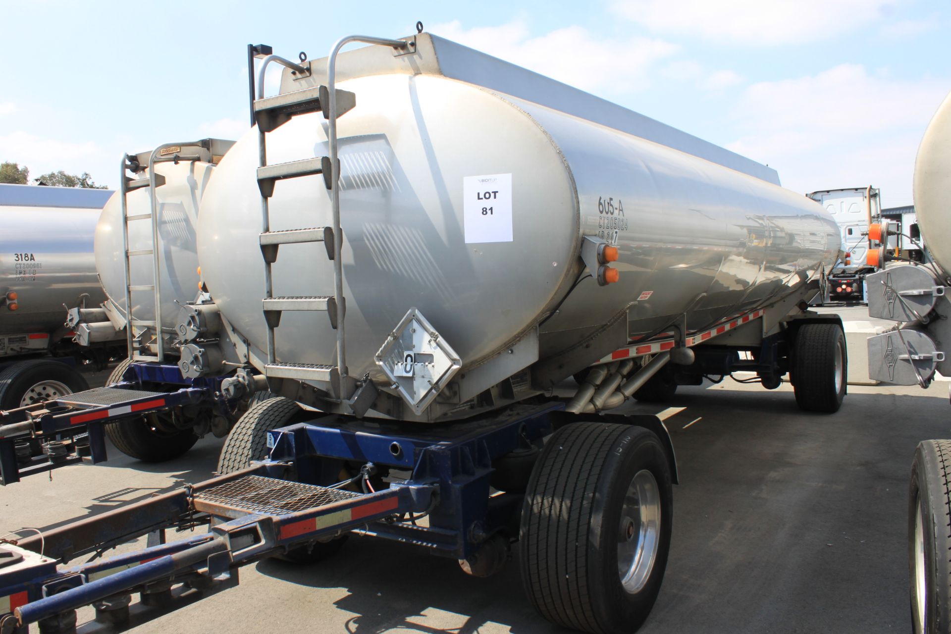 (Fontana) 2007 Weld-It 5,600 Gallon (3) Compartment (2,600/1,100/1,900) Elliptical 2-Axle Pull - Bild 2 aus 6