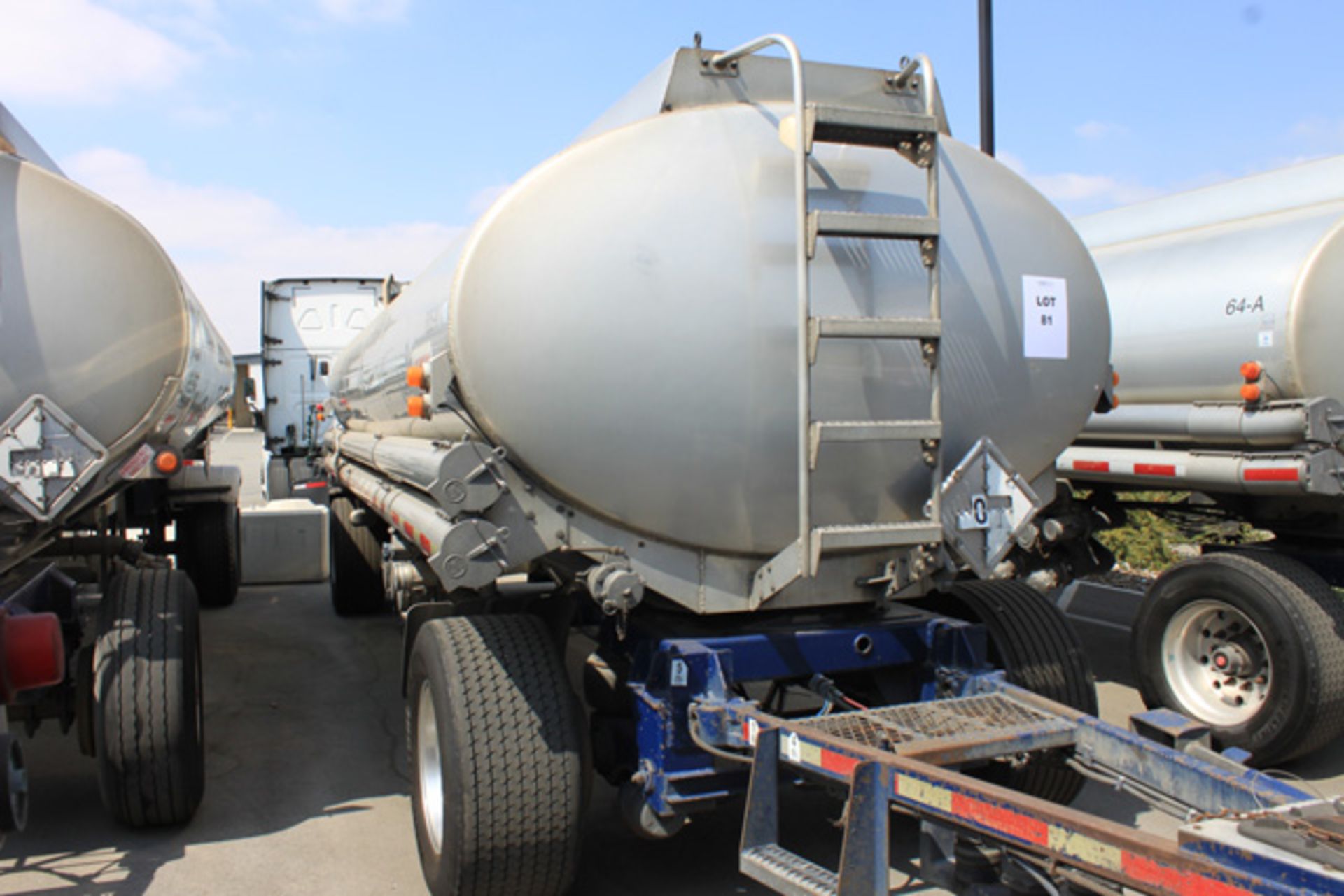 (Fontana) 2007 Weld-It 5,600 Gallon (3) Compartment (2,600/1,100/1,900) Elliptical 2-Axle Pull - Bild 3 aus 6