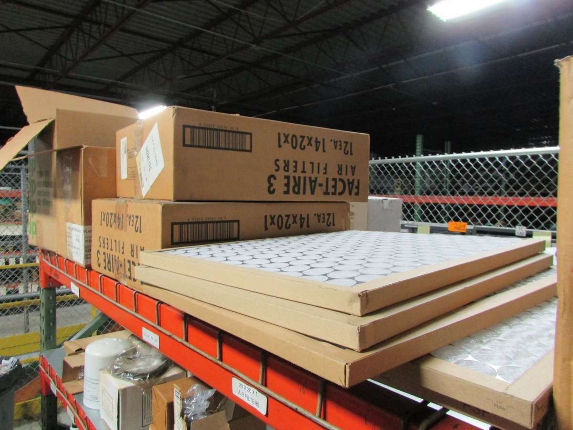 Contents of (1) Section of Pallet Racking - Image 8 of 9