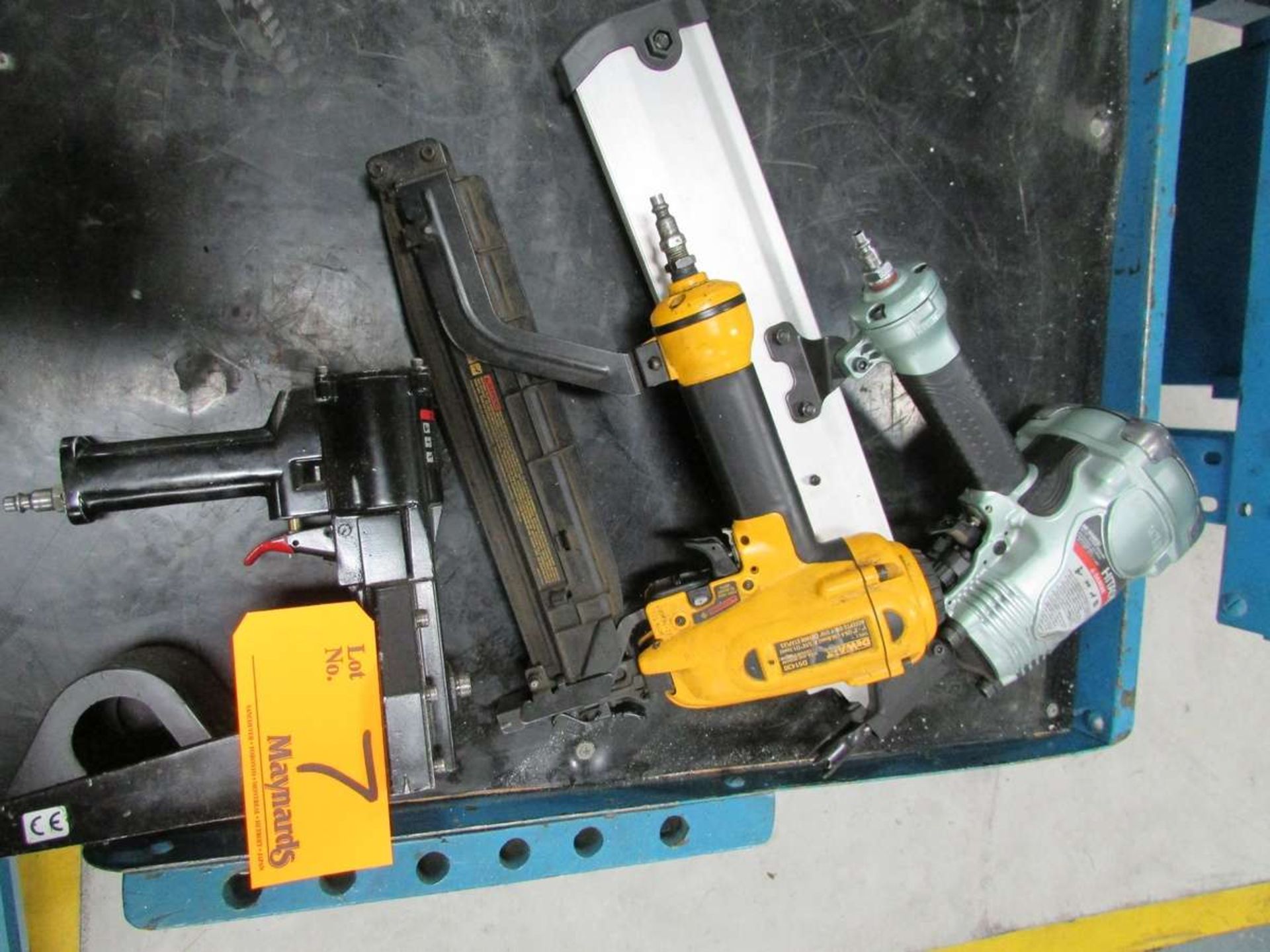 Pneumatic Nailer and Staplers