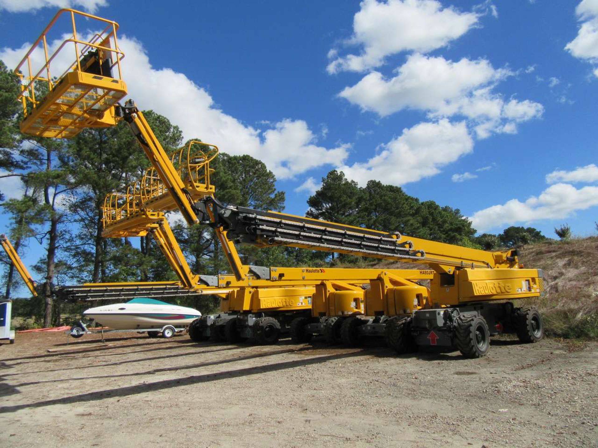 2015 Haulotte HT132RTJ PRO Telescopic Boom Lift - Image 2 of 8