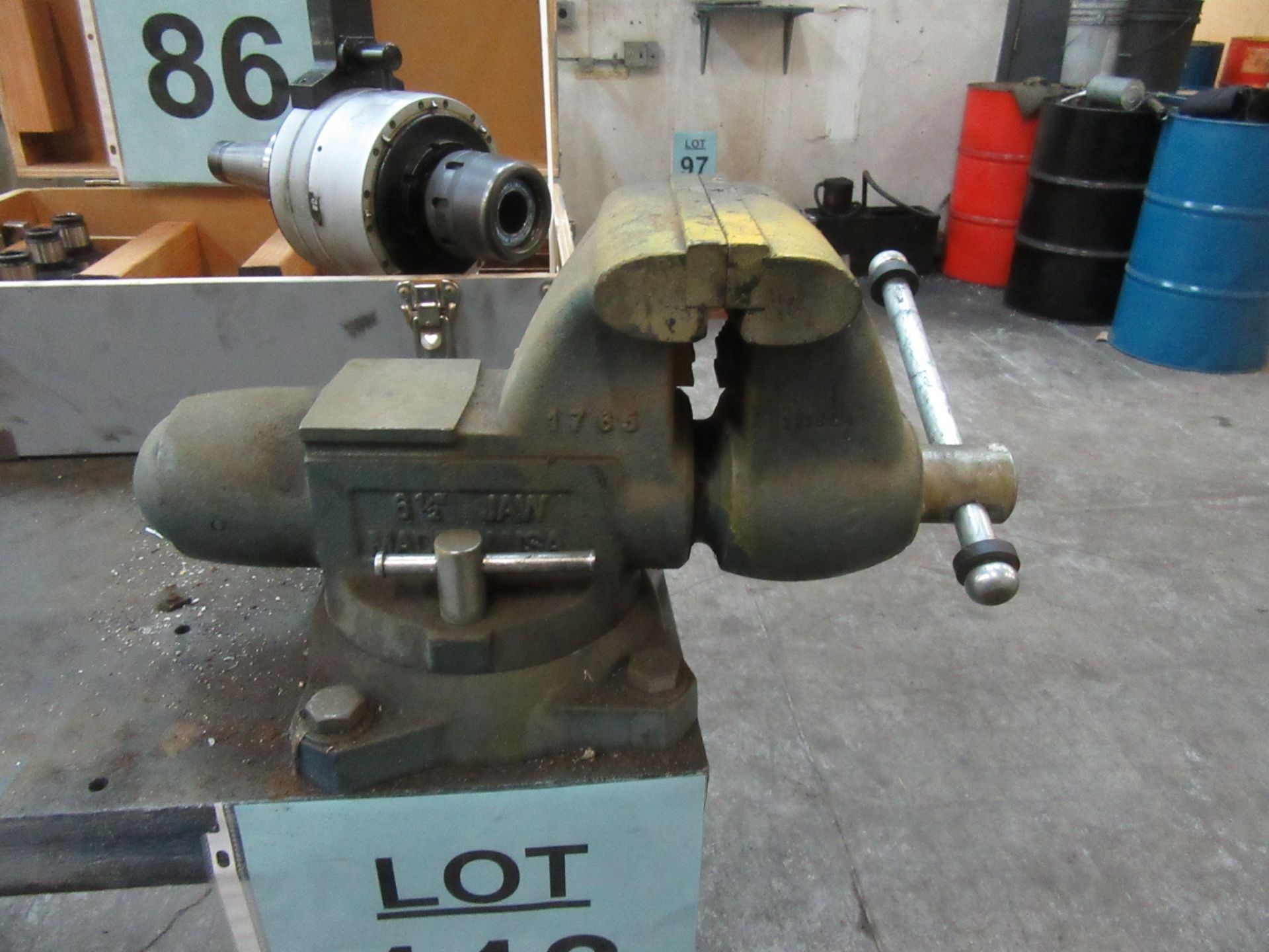 6 1/2'' MACHINE VISE WITH METAL TABLE, 8'FT LONG , 3'FT WIDE, 36 1/2'' HIGH - Image 2 of 2