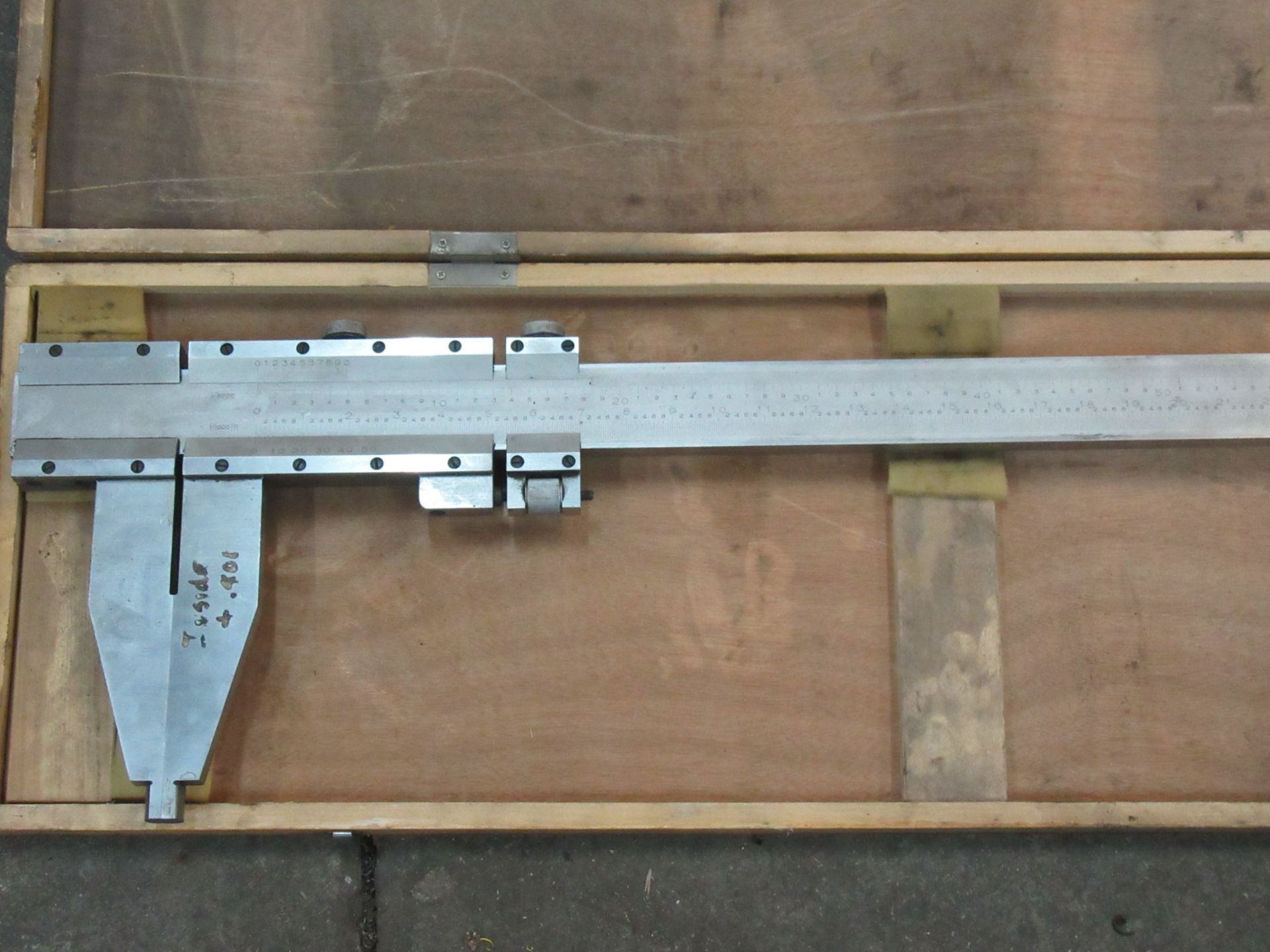 80'' CALIPER WITH WOOD CASE - Image 2 of 3