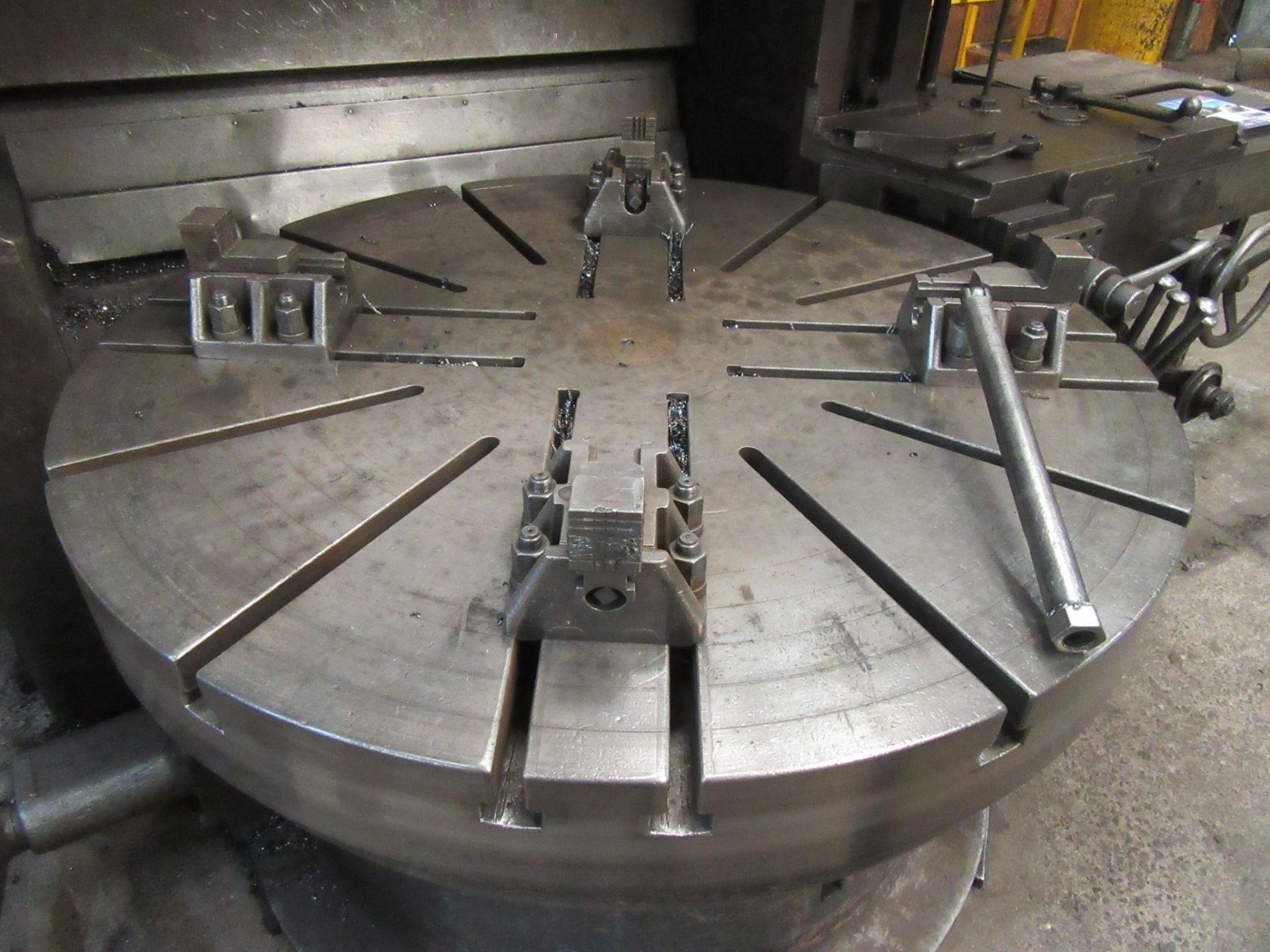 KING 62'' VERTICAL BORING MILL, 62'' TABLE WITH (4) JAWS, 5-POSITION TURRET - Image 3 of 6