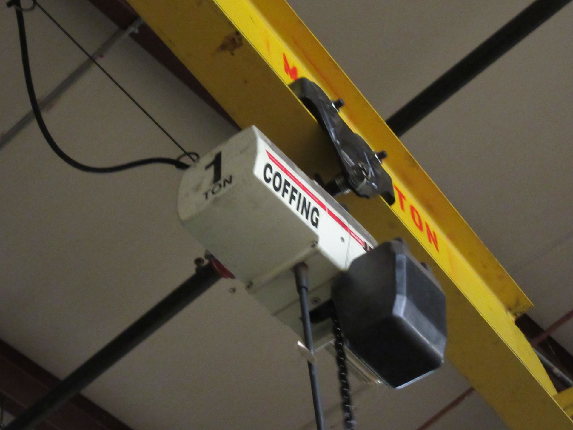 1 TON FLOOR MOUNTED JIB CRANE WITH COFFING JLC 1 TON ELECTRIC CHAIN HOIST - Image 2 of 2