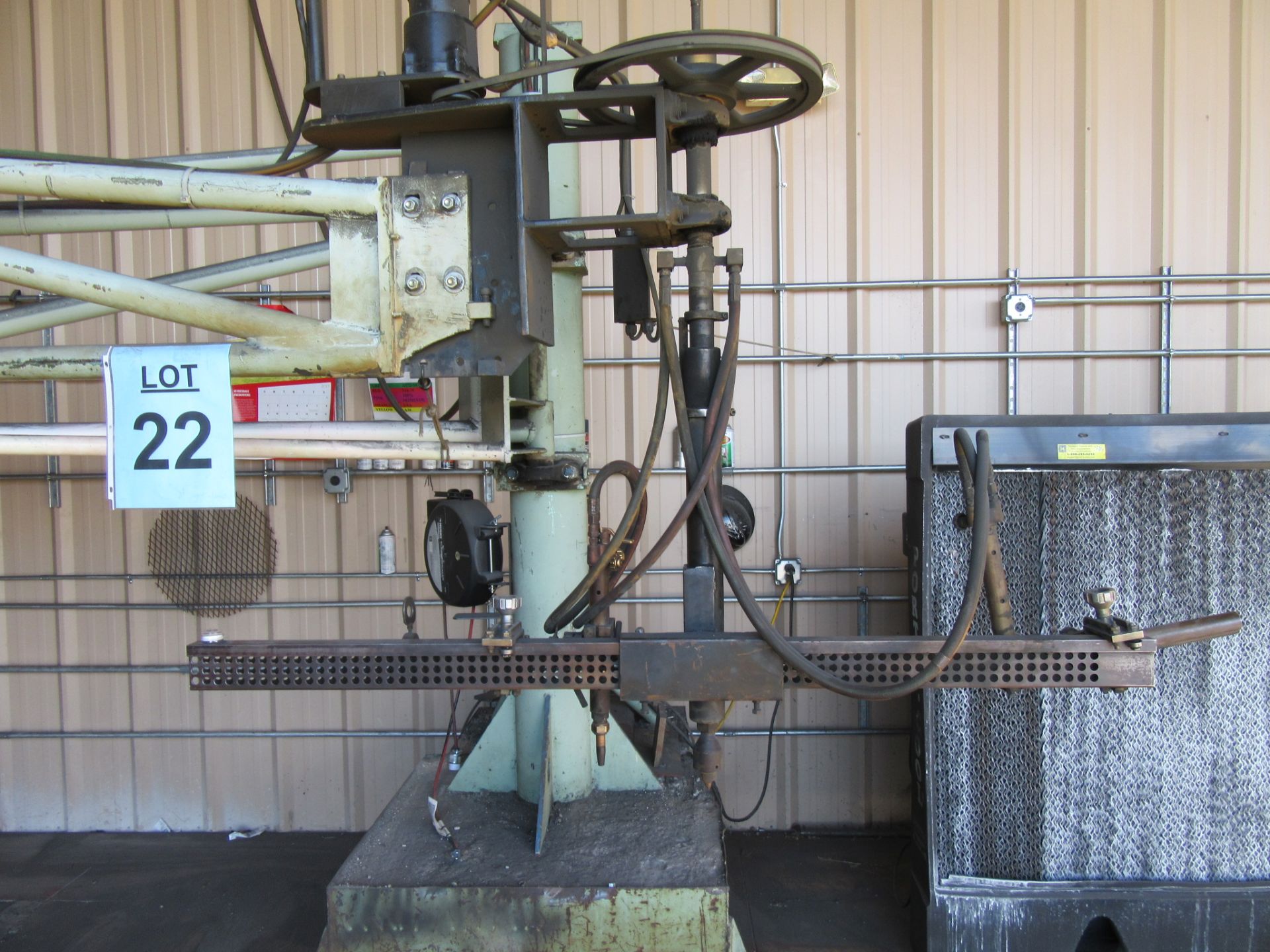 CIRCLE CUTTING UNIT WITH (2) GAUGES, BOOM AND CUTTING TABLE, APPROX. 5' X 8' FT - Image 2 of 3