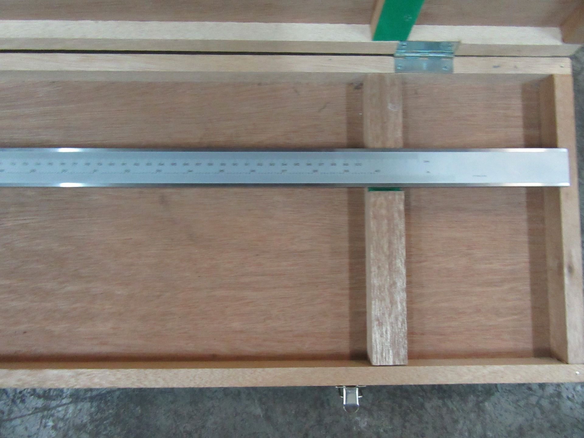 40'' MITUTOYO CALIPER WITH WOOD CASE - Image 3 of 3