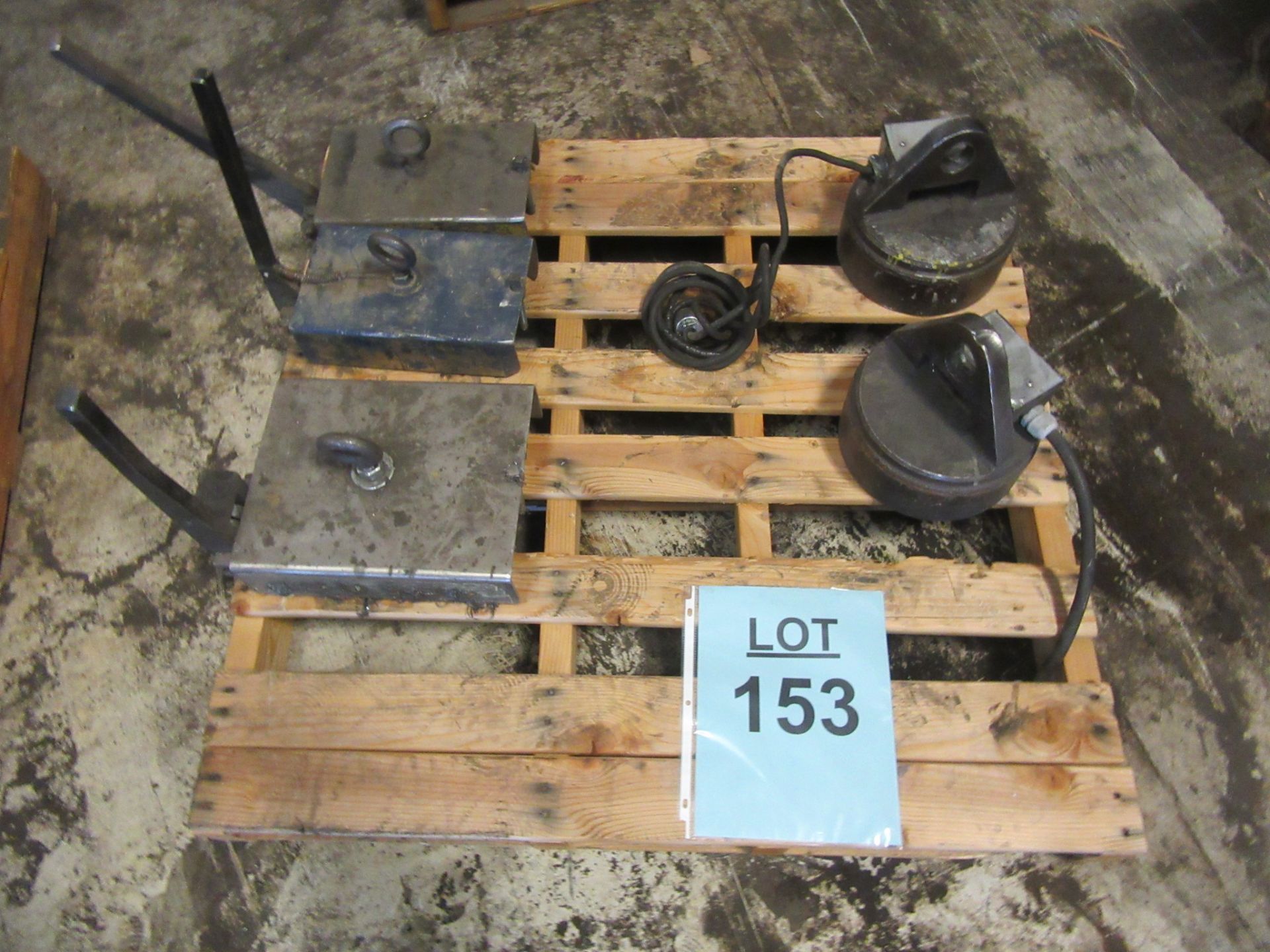 LOT (5) LIFTING MAGNETS