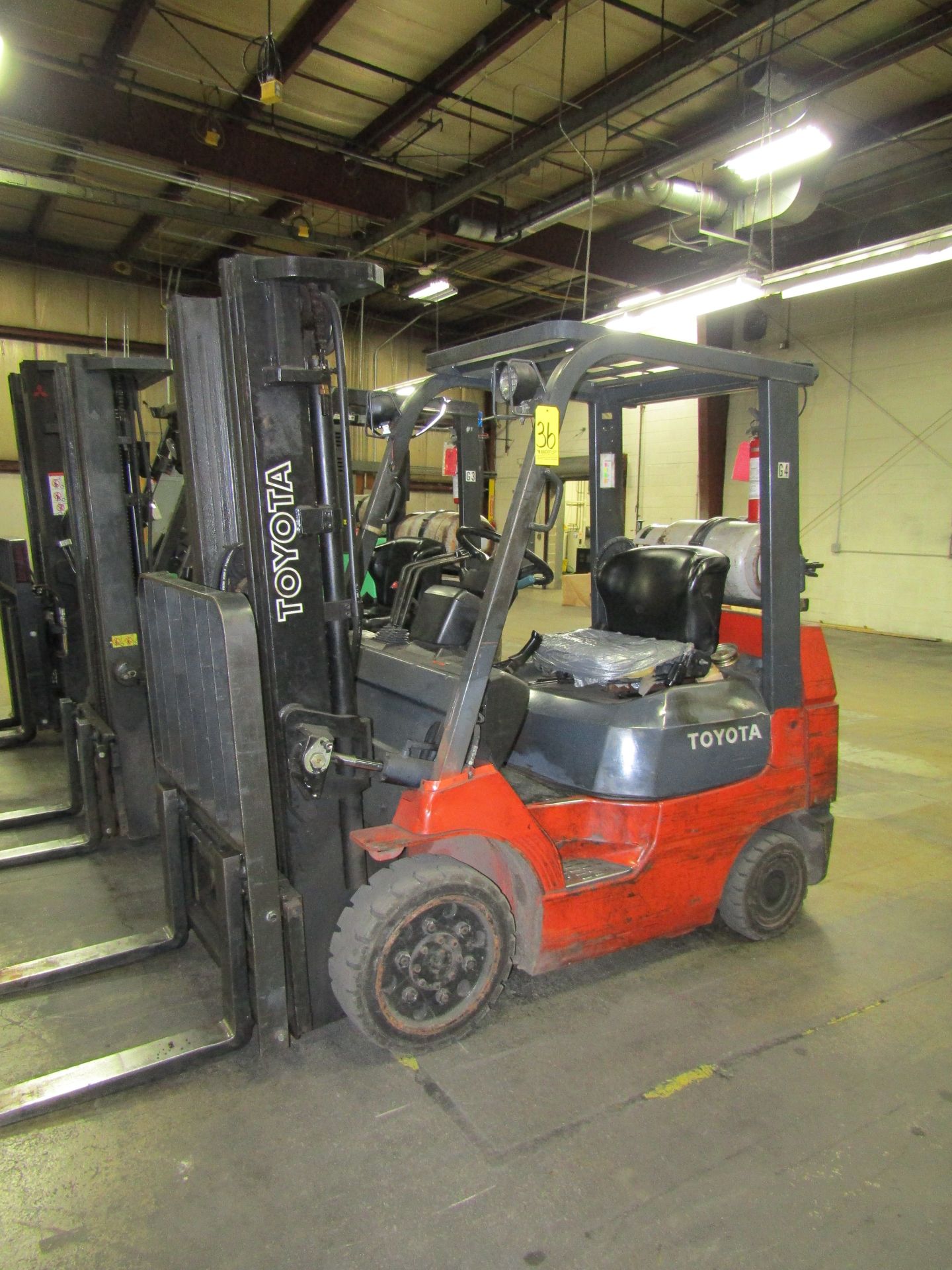 Toyota Forklift, M#: 7FGCU25, S#: 60469, Lp, 3 Stage, Side-Shift