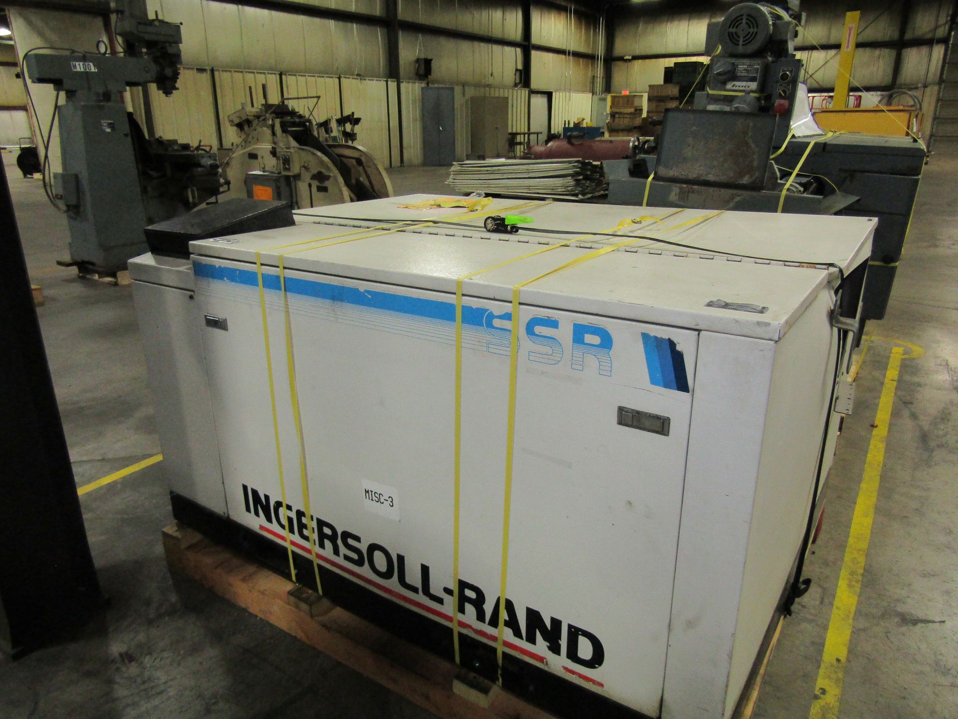 Ingersoll-Rand SSR Air Compressor M#: 3SR-EP30U, S#: J6788 U89F - Image 2 of 3