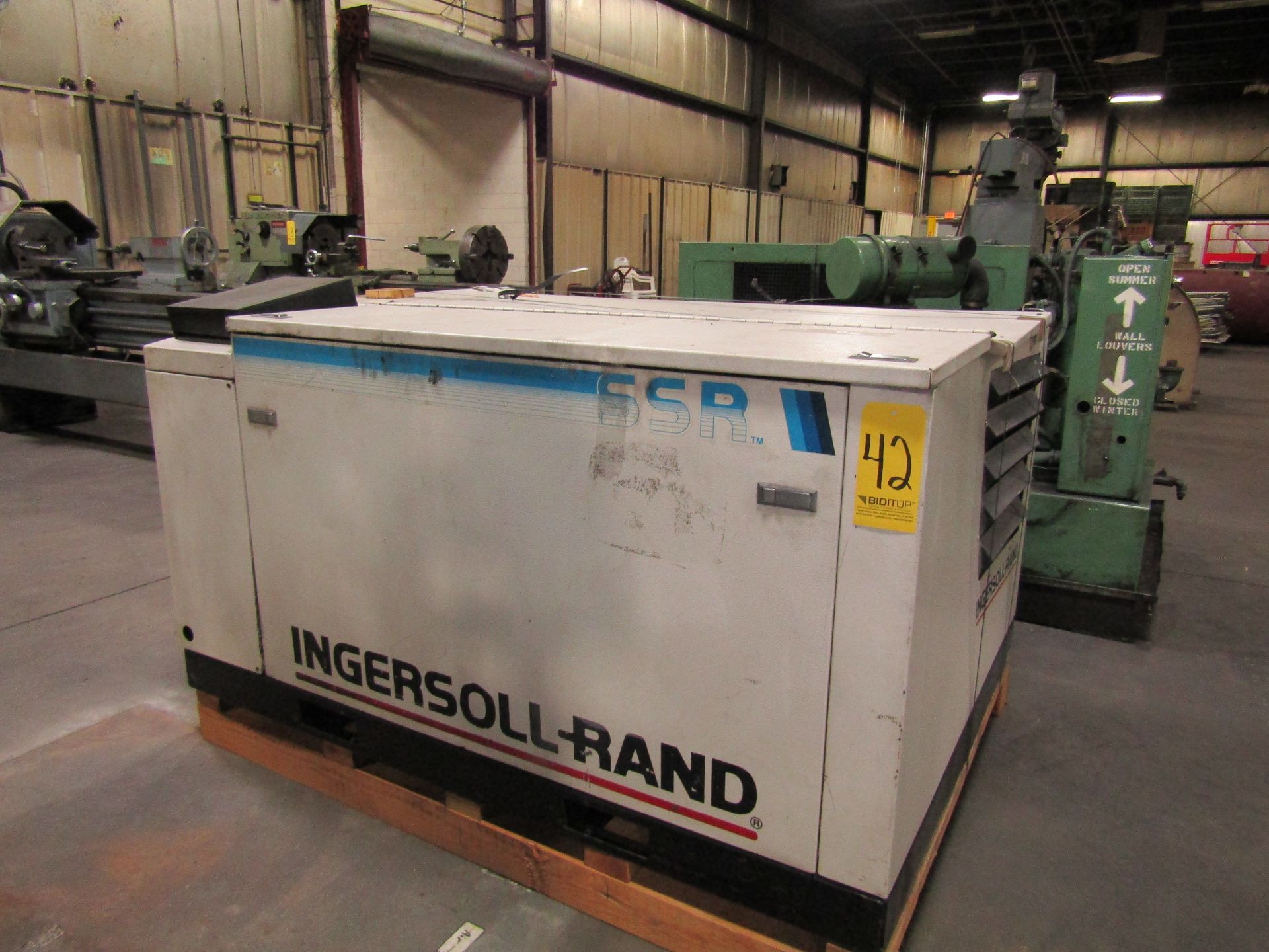 Ingersoll-Rand SSR Air Compressor S#: T75OUBO (Damaged Screw)