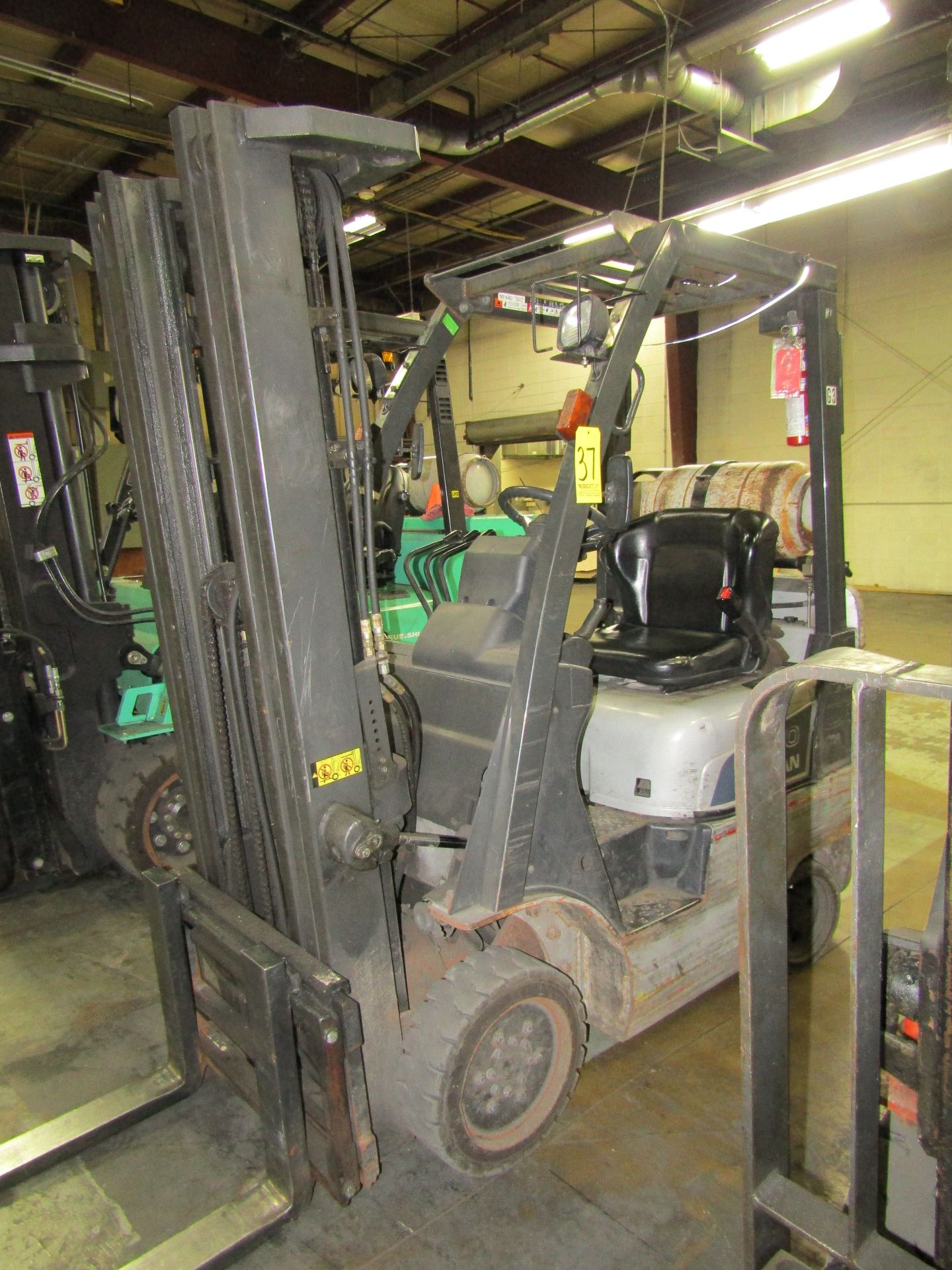 Nissan Forklift, M#: MCPL01A15LV, S#: CPL01-9NO234, Lp, 3 Stage, Side-Shift