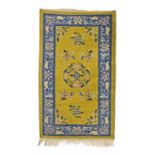 Pekinese-Teppich um 1930, tibetisch-Knote, 134*80 cm Pekingese-rug around 1930, tibetan-knot, 134*80