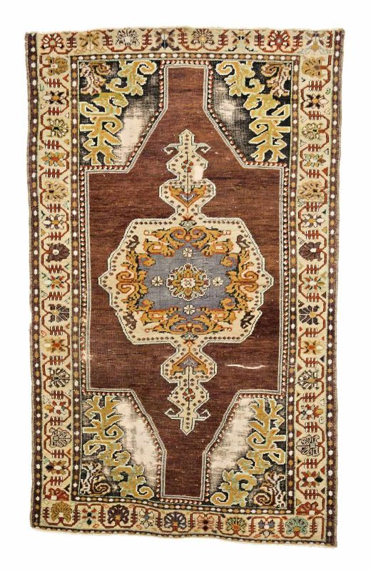 Anatolisch-Kaiseri-Teppich ersten Hälfte des 20. Jahrhunderts, Ghiordes-Knoten, verschlissen,
