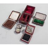 Jewellery boxes, to include an oval ring box, another ring box, a brooch box and two further